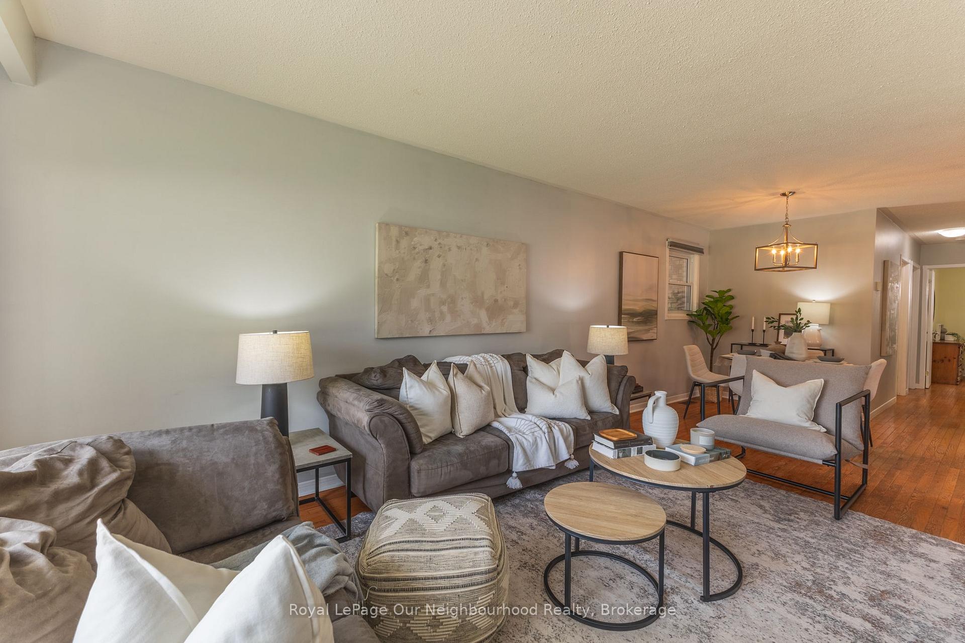 Photo 8 of 26 Ashdale Crescent, Clarington, Bowmanville — HOMEH