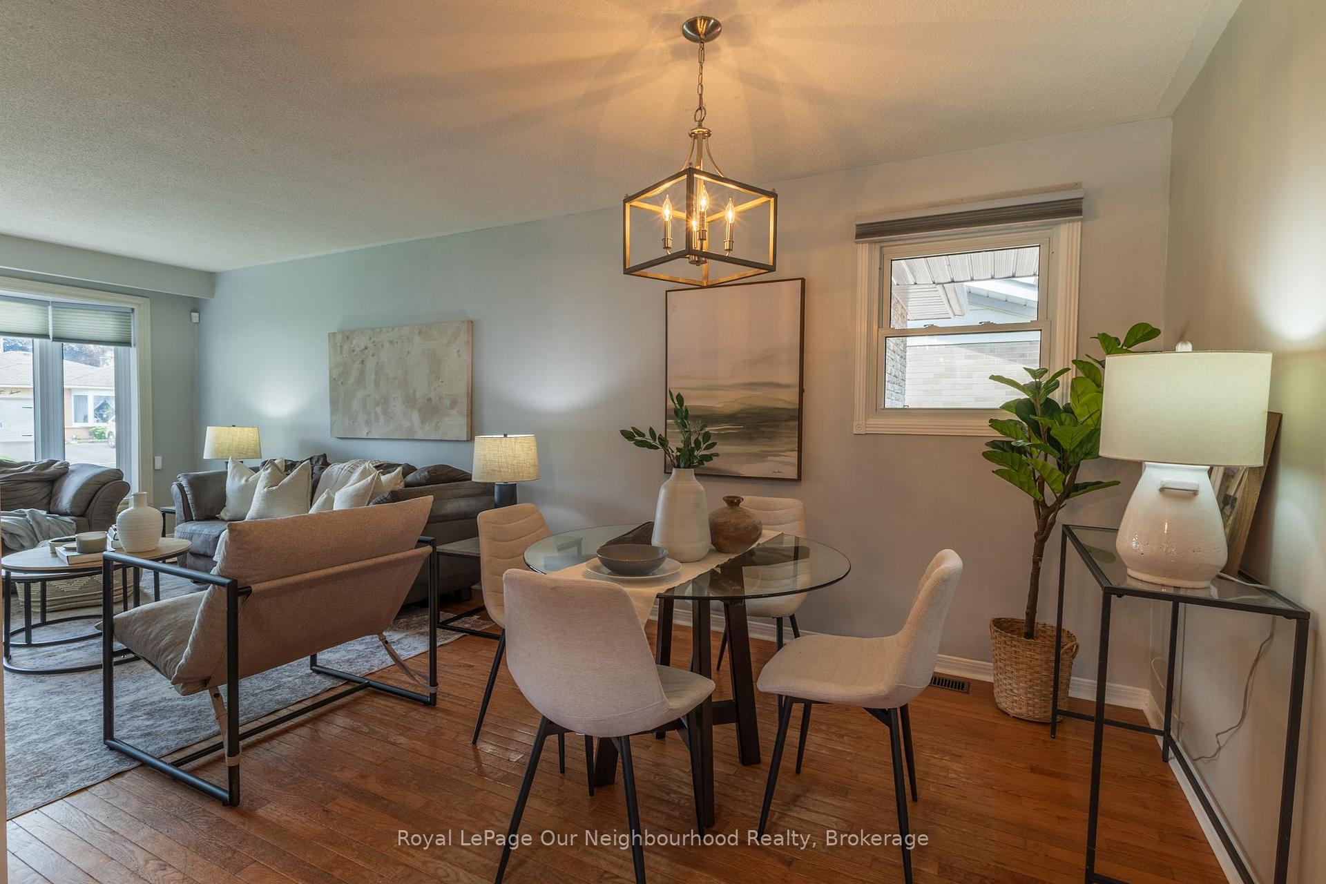 Photo 12 of 26 Ashdale Crescent, Clarington, Bowmanville — HOMEH