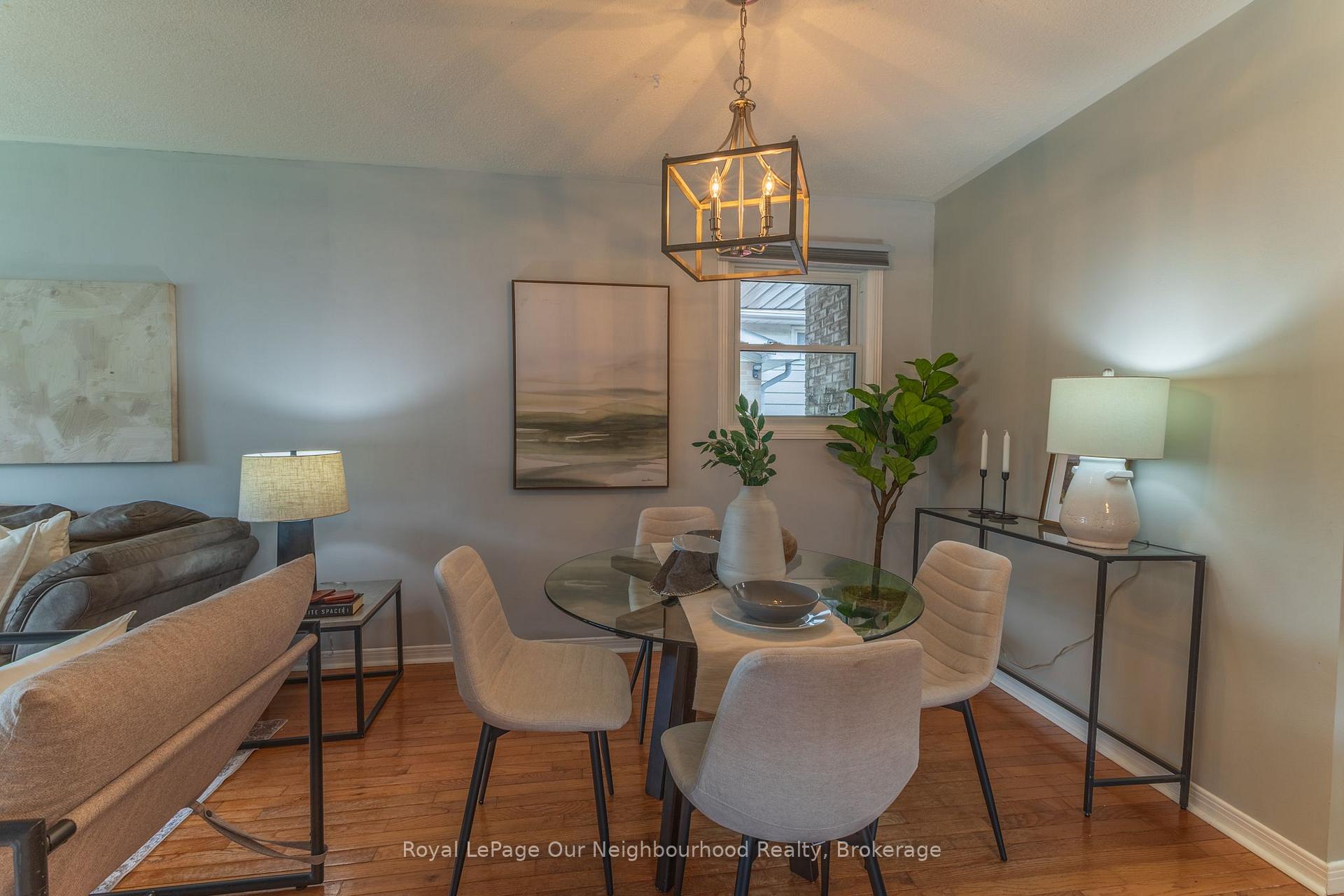 Photo 13 of 26 Ashdale Crescent, Clarington, Bowmanville — HOMEH