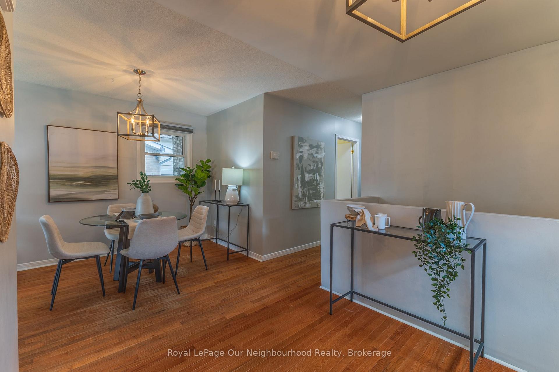 Photo 15 of 26 Ashdale Crescent, Clarington, Bowmanville — HOMEH