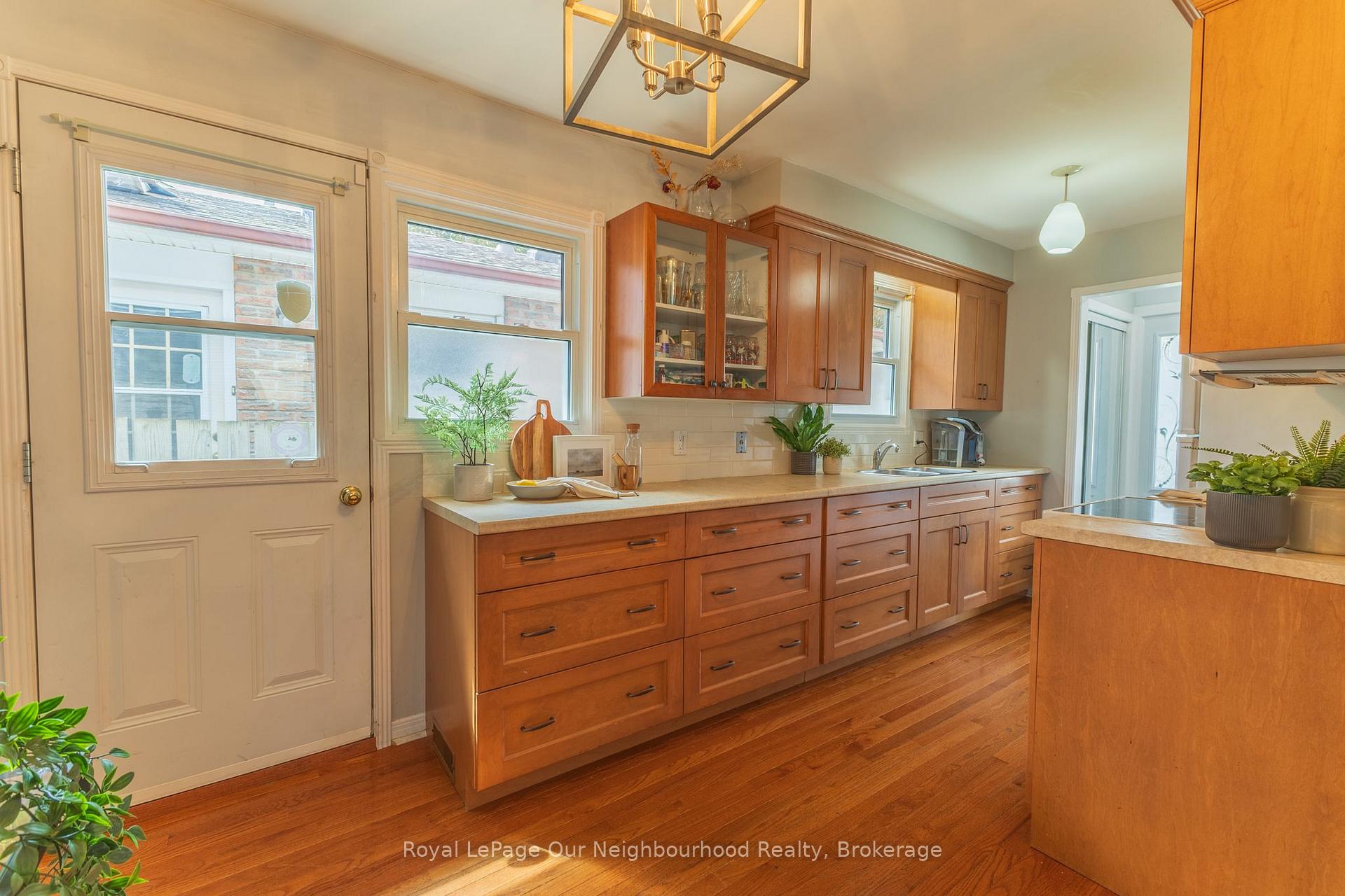 Photo 24 of 26 Ashdale Crescent, Clarington, Bowmanville — HOMEH