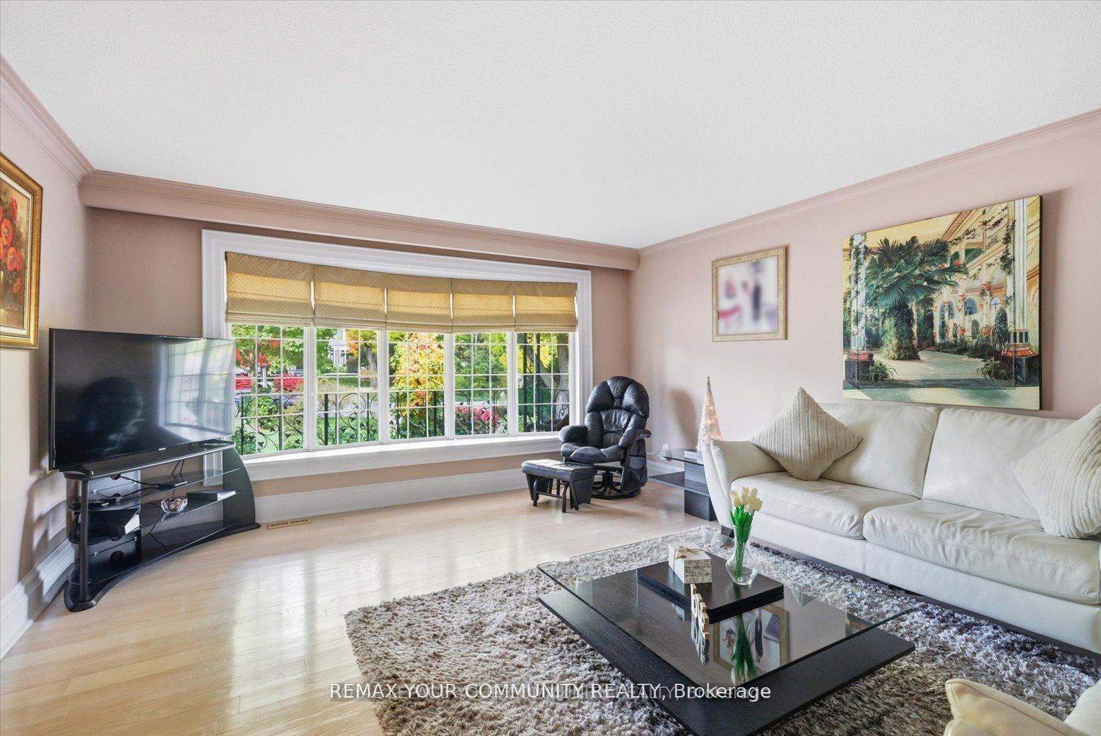 Photo 7 of 35 Sunvale Drive, Etobicoke, Willowridge-Martingrove-Richview — HOMEH