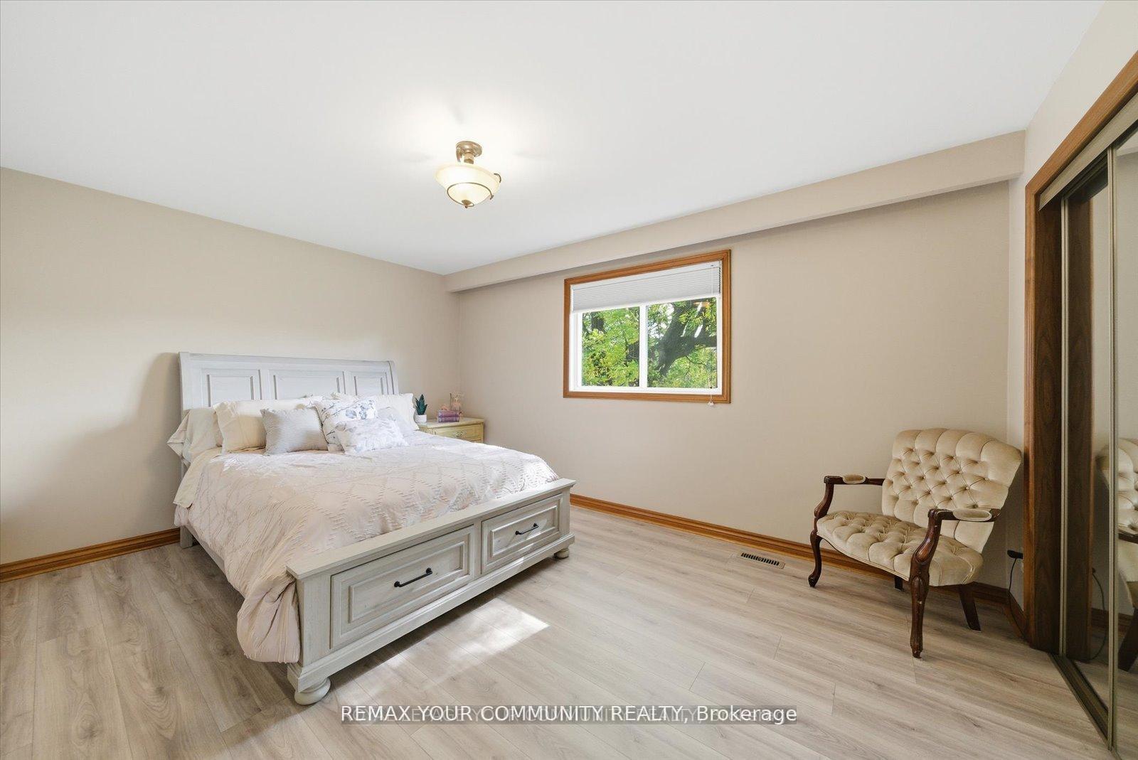 Photo 16 of 35 Sunvale Drive, Etobicoke, Willowridge-Martingrove-Richview — HOMEH