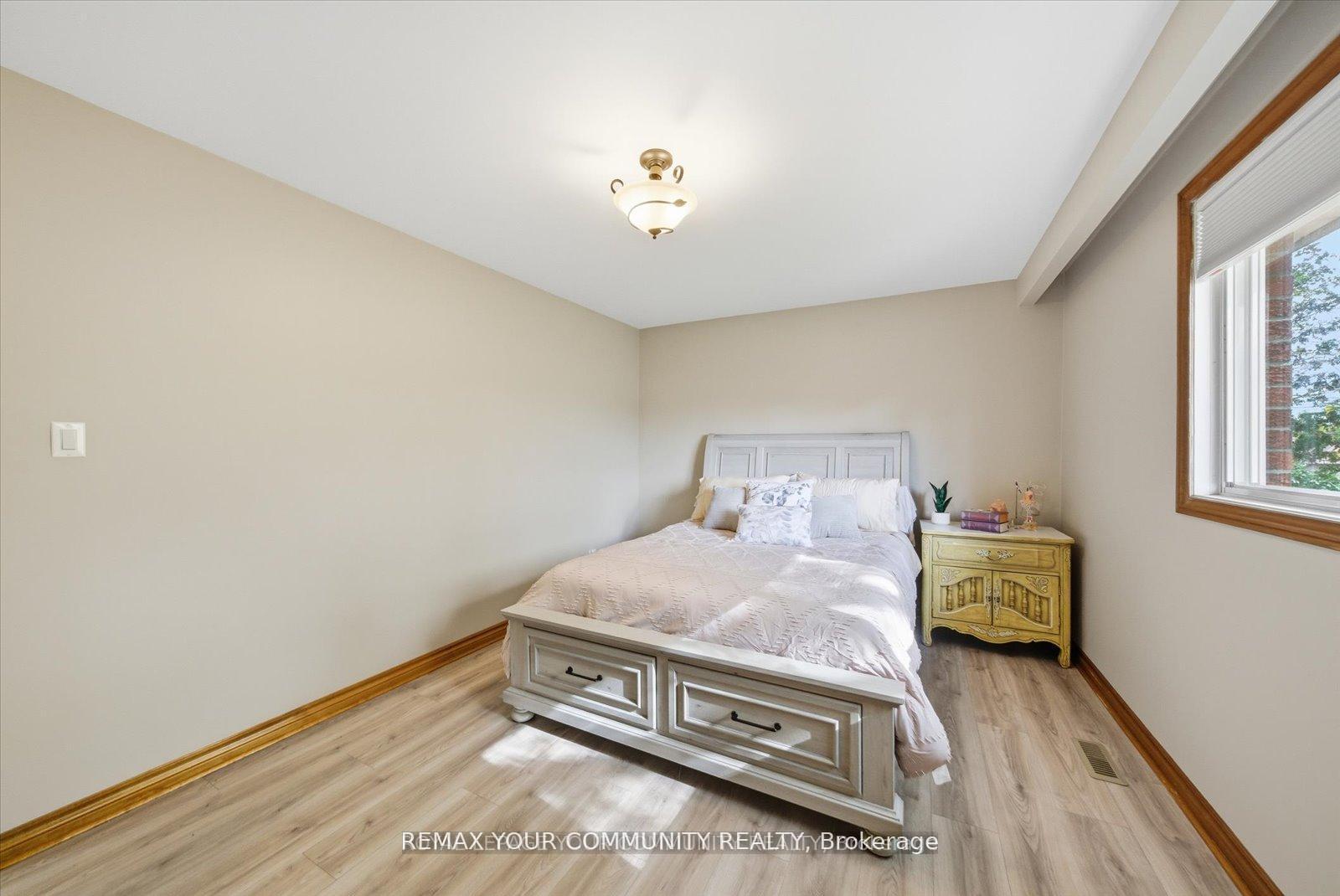 Photo 17 of 35 Sunvale Drive, Etobicoke, Willowridge-Martingrove-Richview — HOMEH