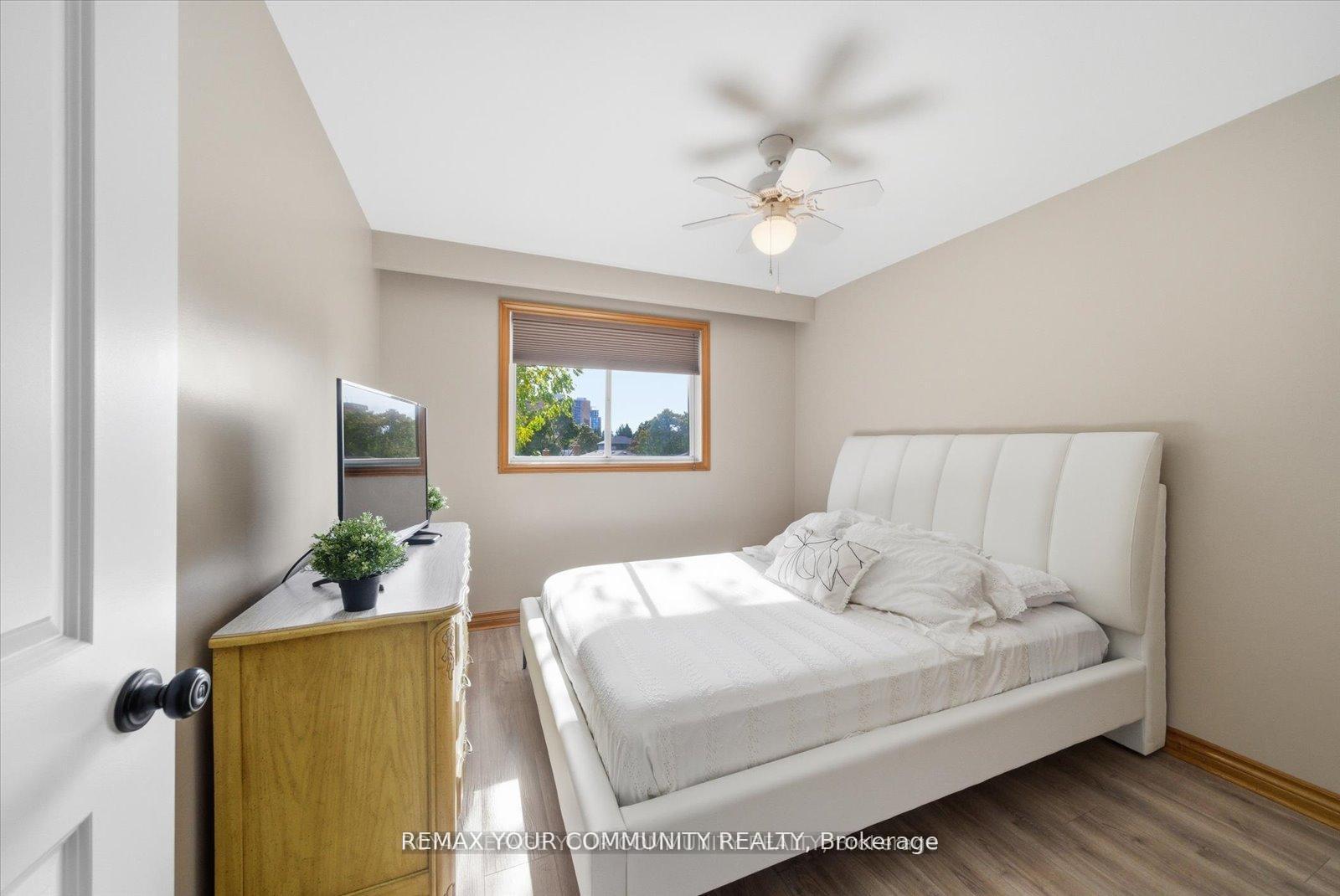 Photo 19 of 35 Sunvale Drive, Etobicoke, Willowridge-Martingrove-Richview — HOMEH