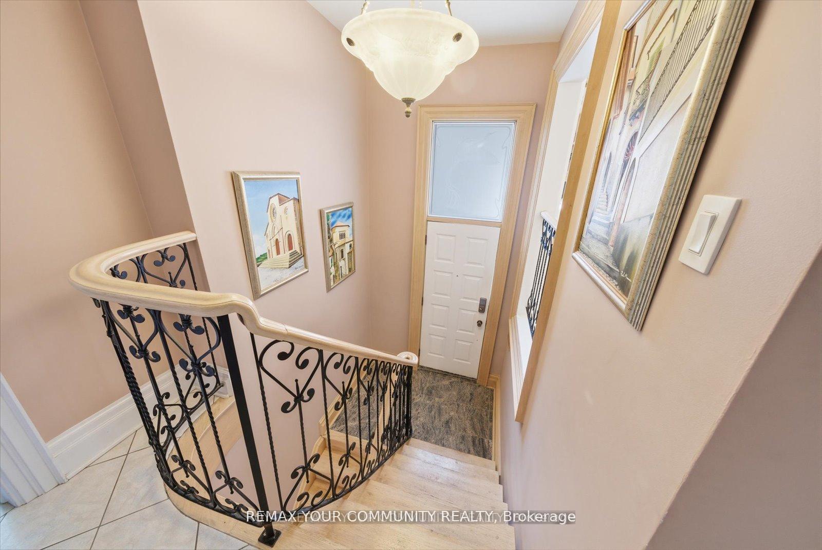 Photo 23 of 35 Sunvale Drive, Etobicoke, Willowridge-Martingrove-Richview — HOMEH