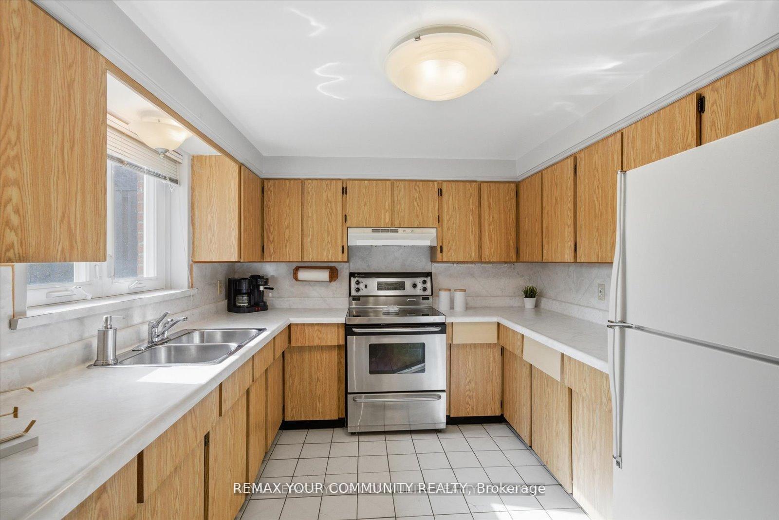 Photo 26 of 35 Sunvale Drive, Etobicoke, Willowridge-Martingrove-Richview — HOMEH