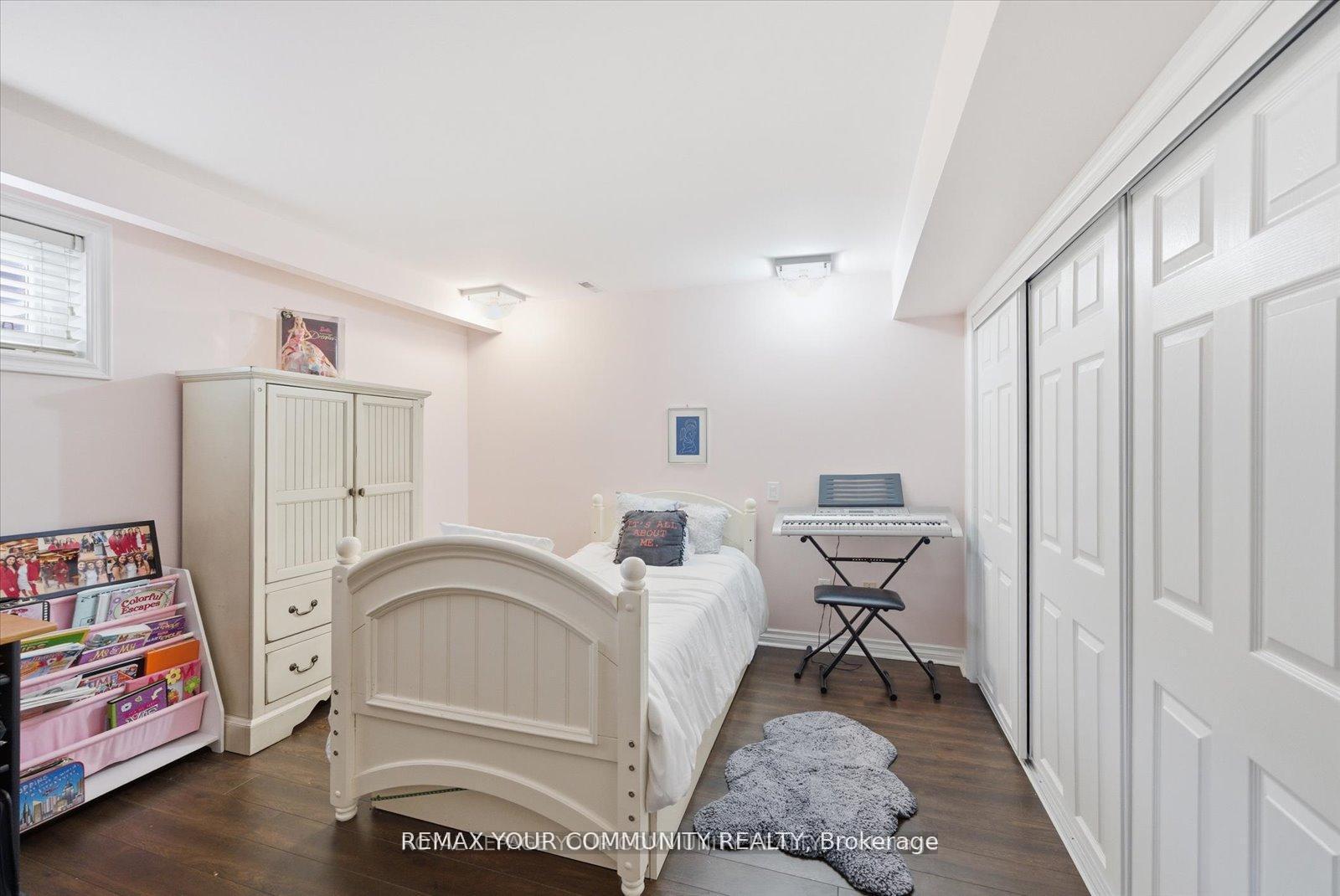 Photo 31 of 35 Sunvale Drive, Etobicoke, Willowridge-Martingrove-Richview — HOMEH