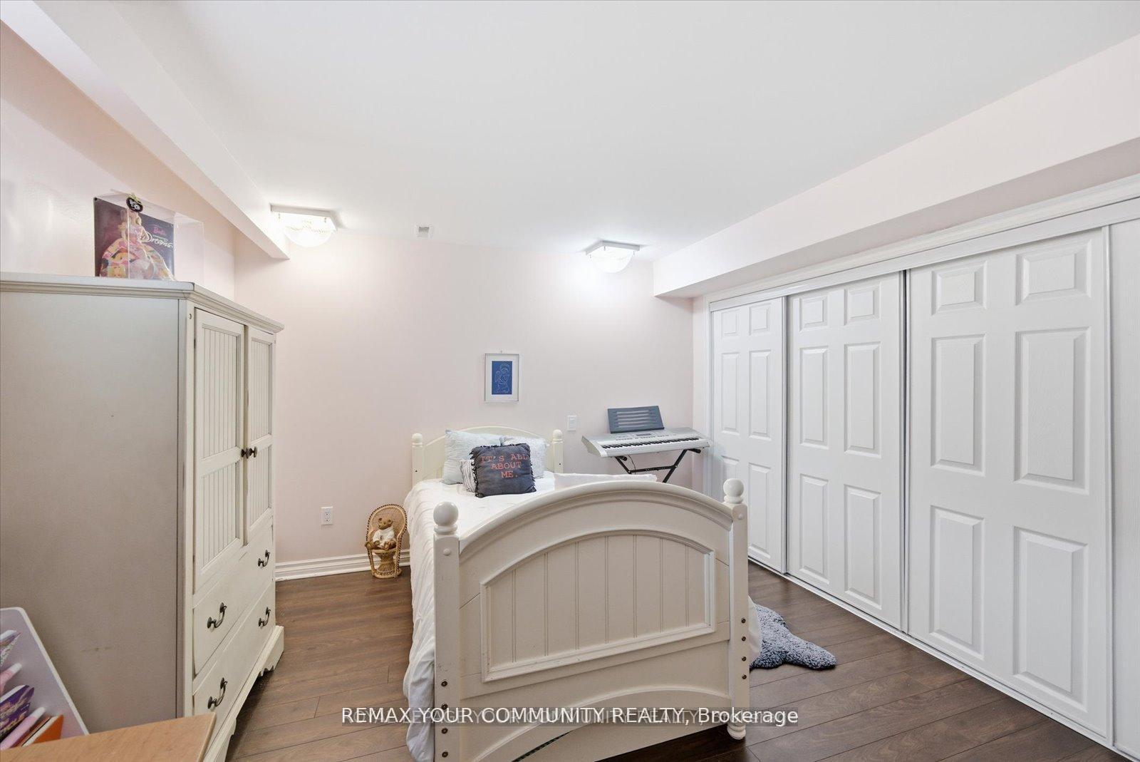 Photo 32 of 35 Sunvale Drive, Etobicoke, Willowridge-Martingrove-Richview — HOMEH