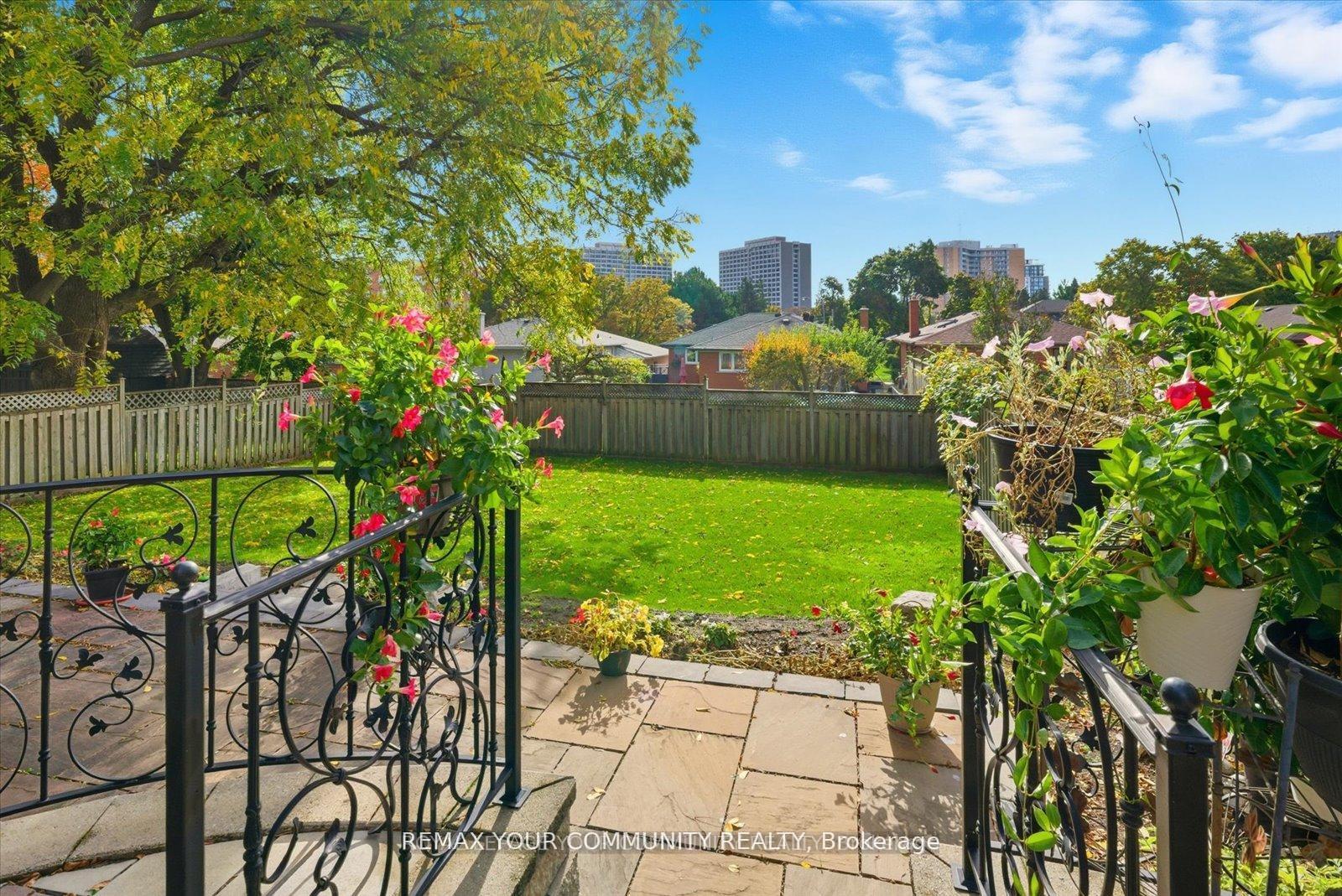 Photo 38 of 35 Sunvale Drive, Etobicoke, Willowridge-Martingrove-Richview — HOMEH