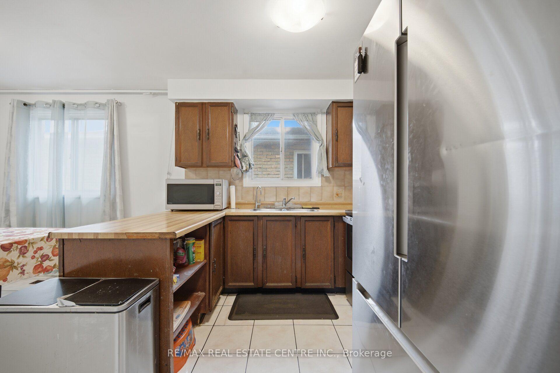 Photo 15 of 13 Dafoe Crescent, Brampton, Fletcher's West — HOMEH