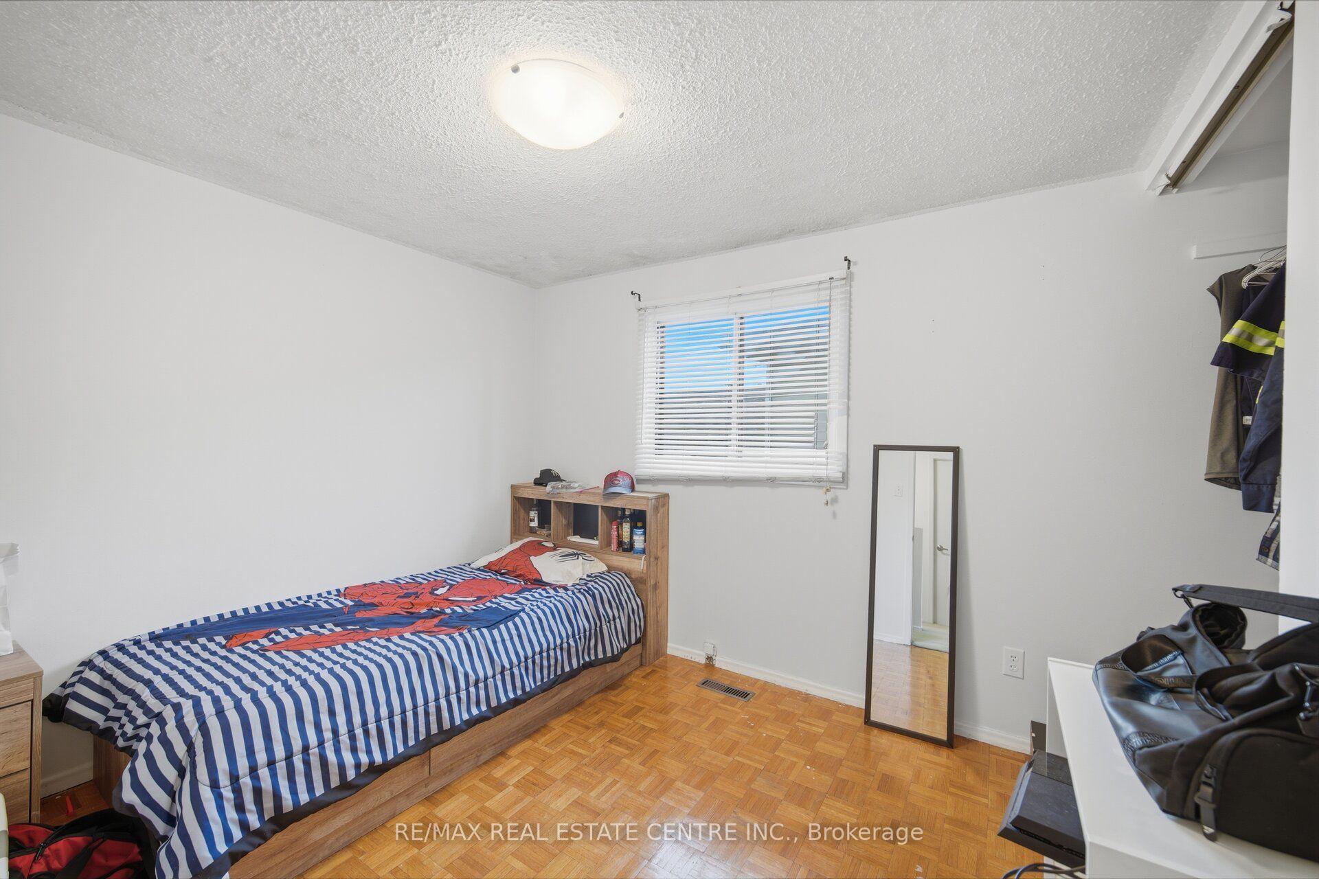 Photo 30 of 13 Dafoe Crescent, Brampton, Fletcher's West — HOMEH