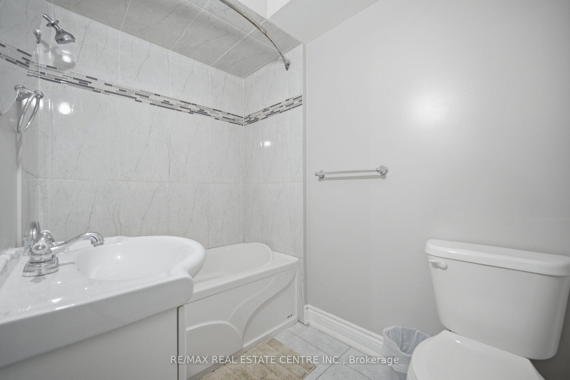 Photo 39 of 13 Dafoe Crescent, Brampton, Fletcher's West — HOMEH
