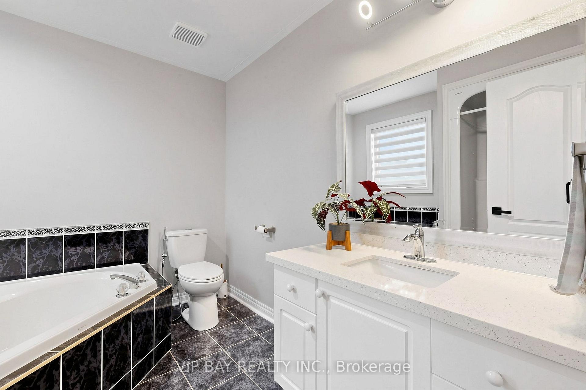 Photo 23 of 77 Amberview Drive, Georgina, Keswick South — HOMEH