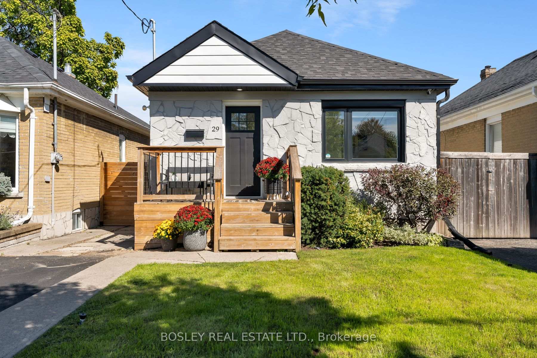 Photo of 29 Blakley Avenue