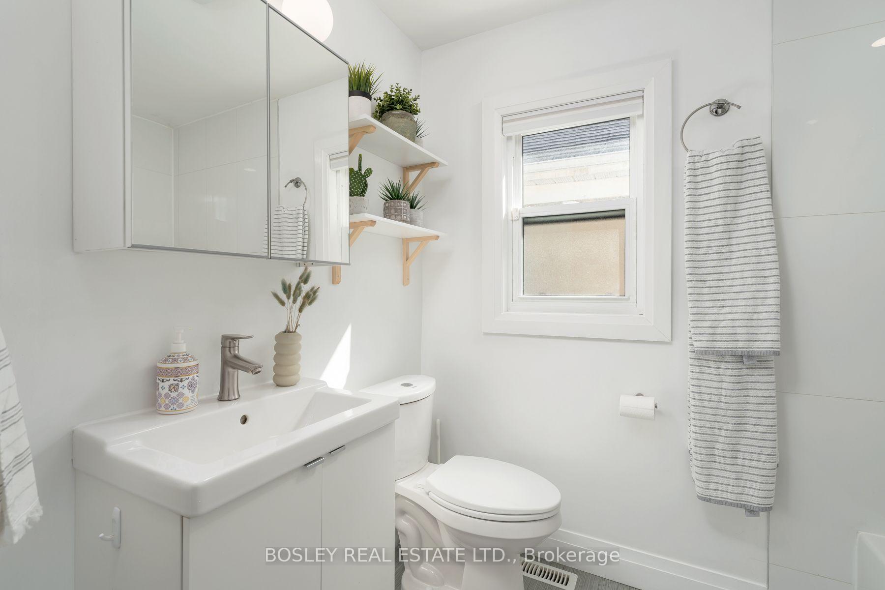 Photo 9 of 29 Blakley Avenue, Toronto, Rockcliffe-Smythe — HOMEH
