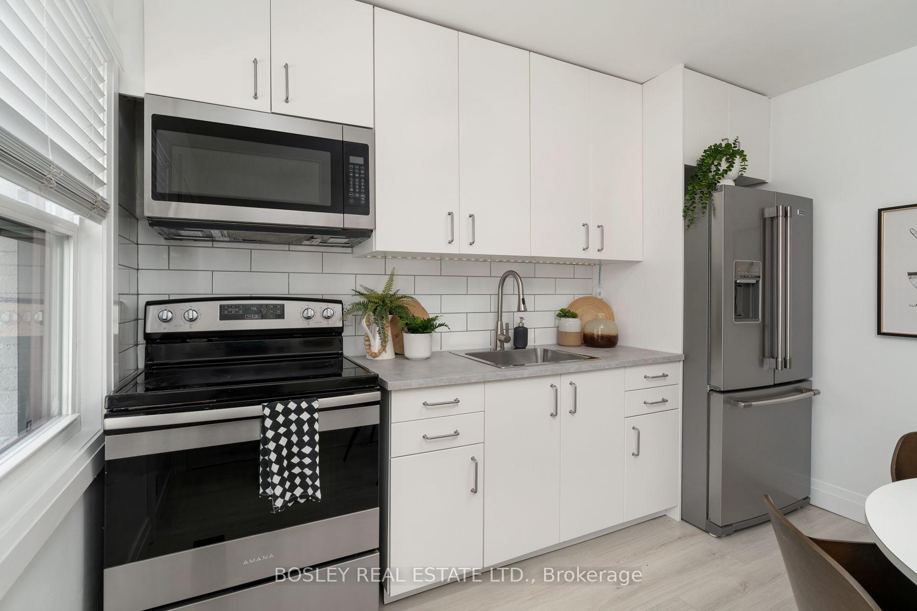 Photo 11 of 29 Blakley Avenue, Toronto, Rockcliffe-Smythe — HOMEH