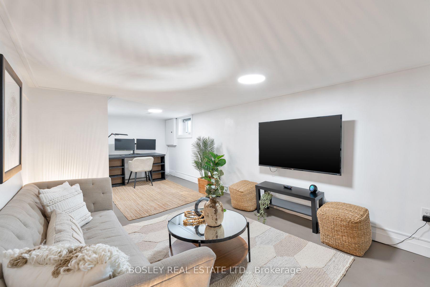 Photo 17 of 29 Blakley Avenue, Toronto, Rockcliffe-Smythe — HOMEH