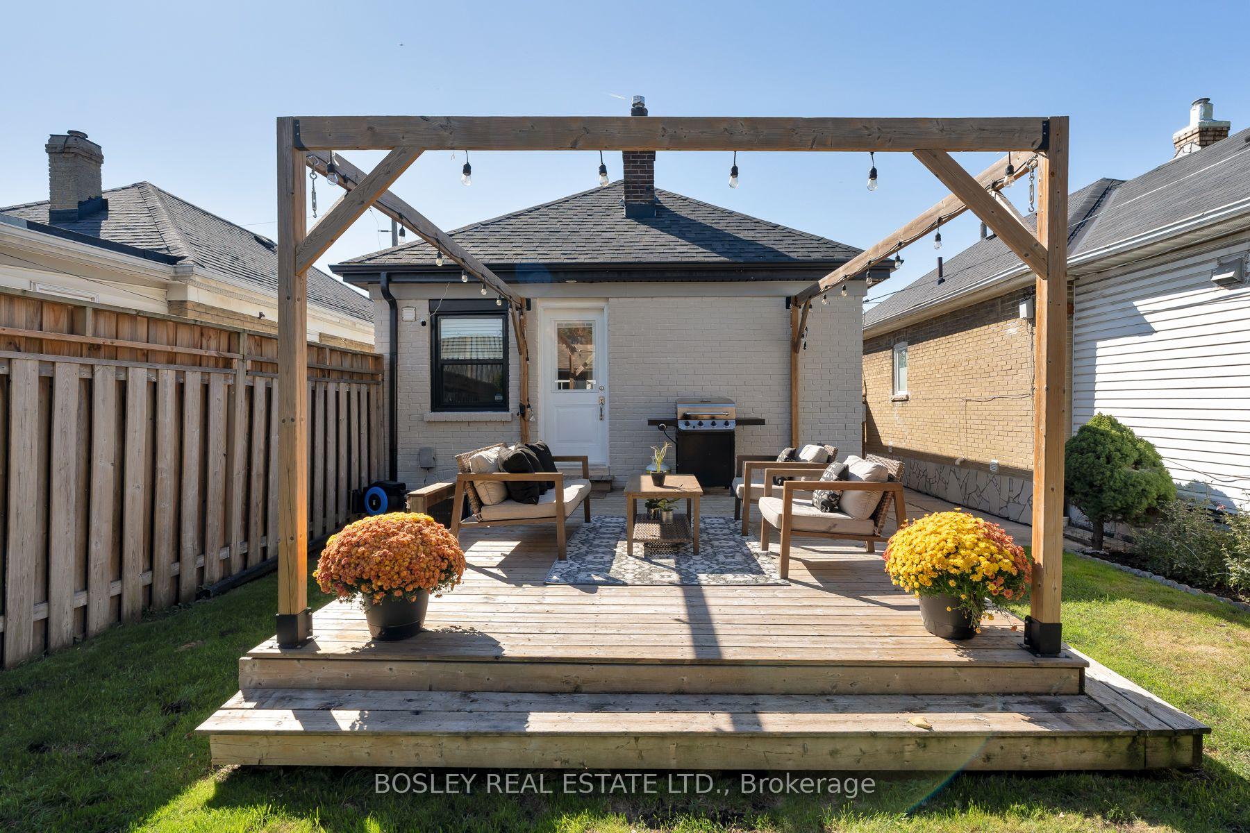 Photo 24 of 29 Blakley Avenue, Toronto, Rockcliffe-Smythe — HOMEH