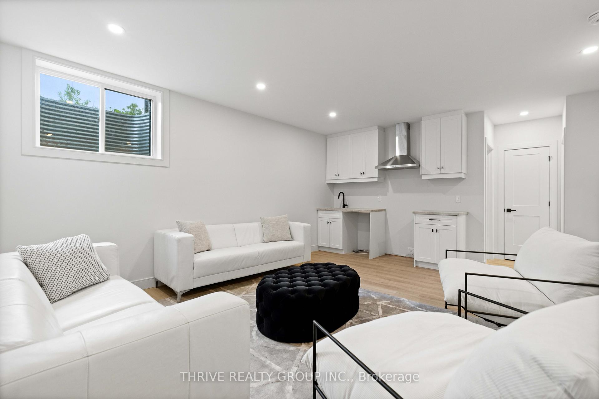 Photo 37 of 4067 Fallingbrook Road, London, South V — HOMEH