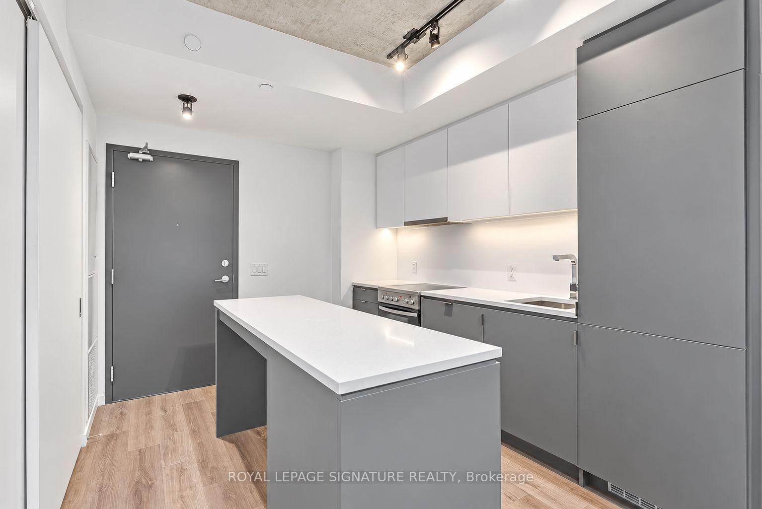Photo 4 of Unit 426, 7 Smith Crescent, Etobicoke, Stonegate-Queensway — HOMEH