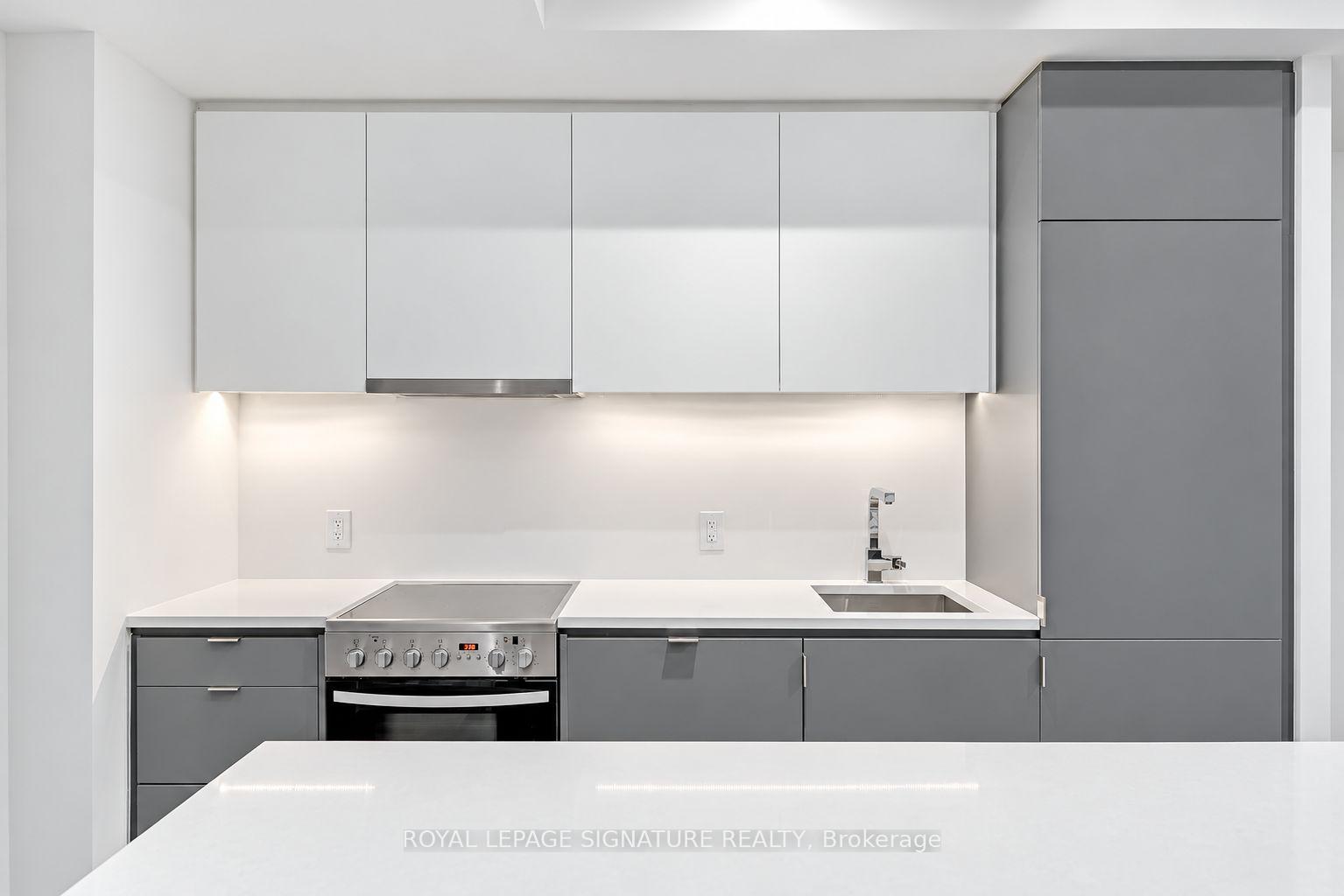 Photo 6 of Unit 426, 7 Smith Crescent, Etobicoke, Stonegate-Queensway — HOMEH