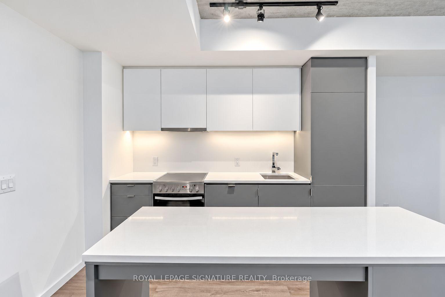 Photo 7 of Unit 426, 7 Smith Crescent, Etobicoke, Stonegate-Queensway — HOMEH