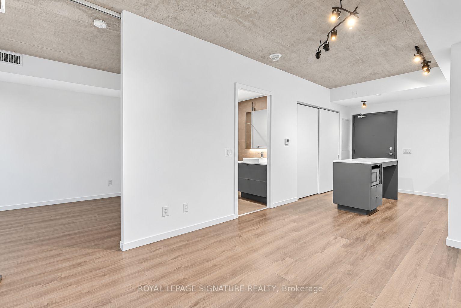 Photo 13 of Unit 426, 7 Smith Crescent, Etobicoke, Stonegate-Queensway — HOMEH