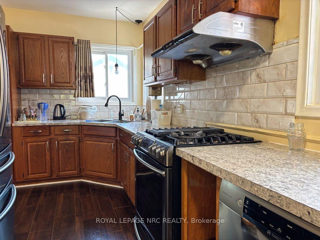 Photo 9 of 11 Rebecca Street, St. Catharines, Ridley — HOMEH