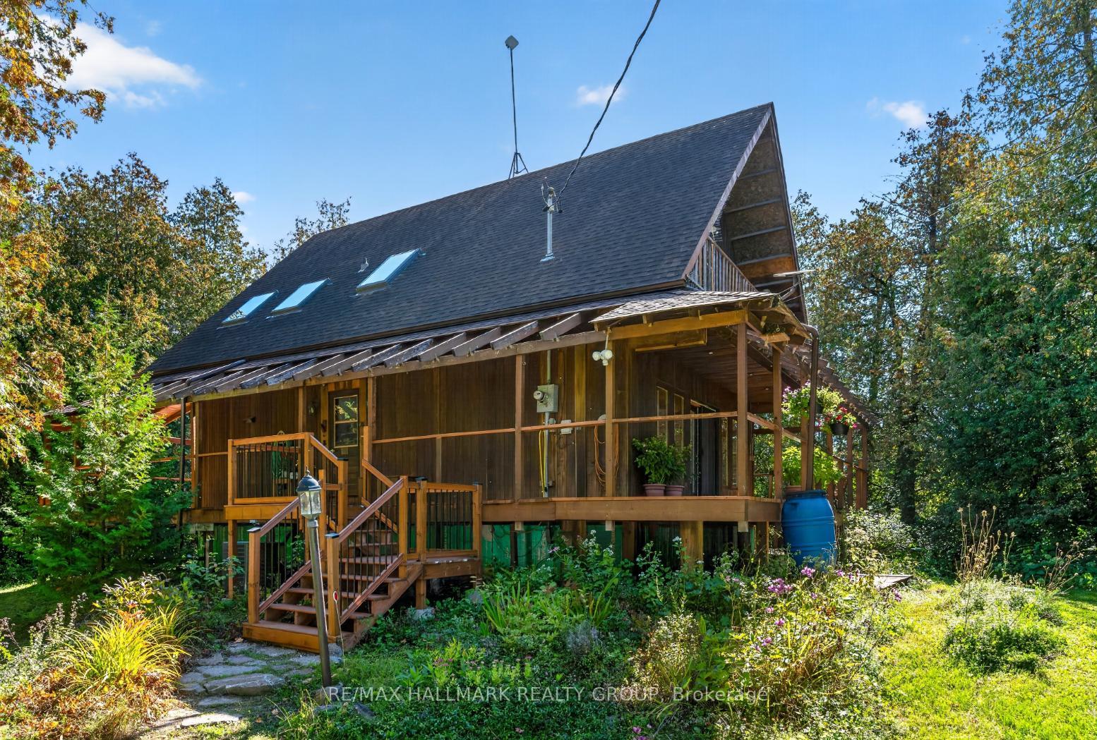 Photo of 7524 Flewellyn Road