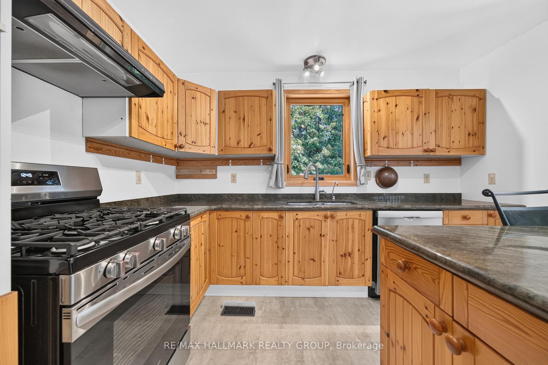 Photo 11 of 7524 Flewellyn Road, Ottawa, Remainder of Stittsville & Area — HOMEH