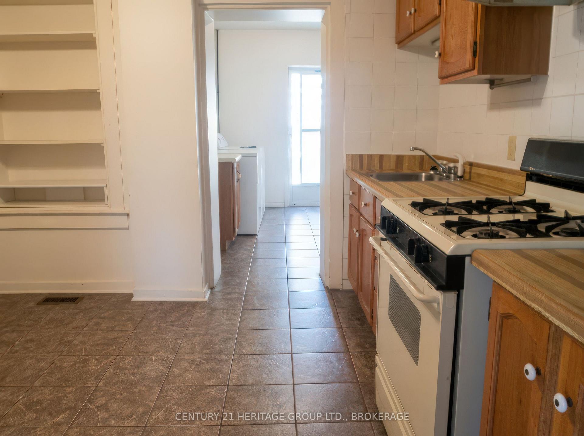 Photo 2 of 154 Stephen Street, Kingston, East of Sir John A. Blvd — HOMEH