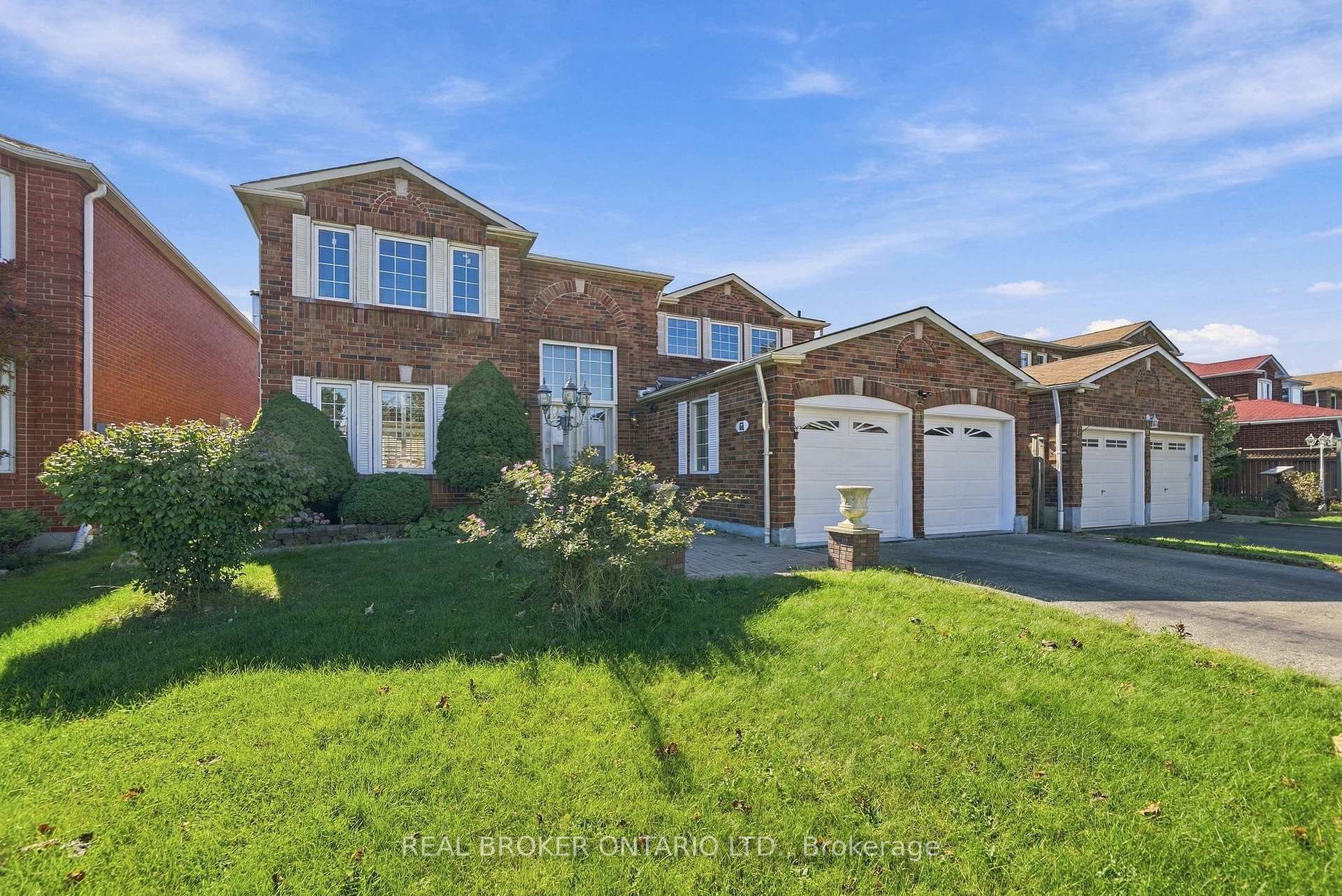 Photo 1 of 61 Bluenose Crescent, Scarborough, Highland Creek — HOMEH