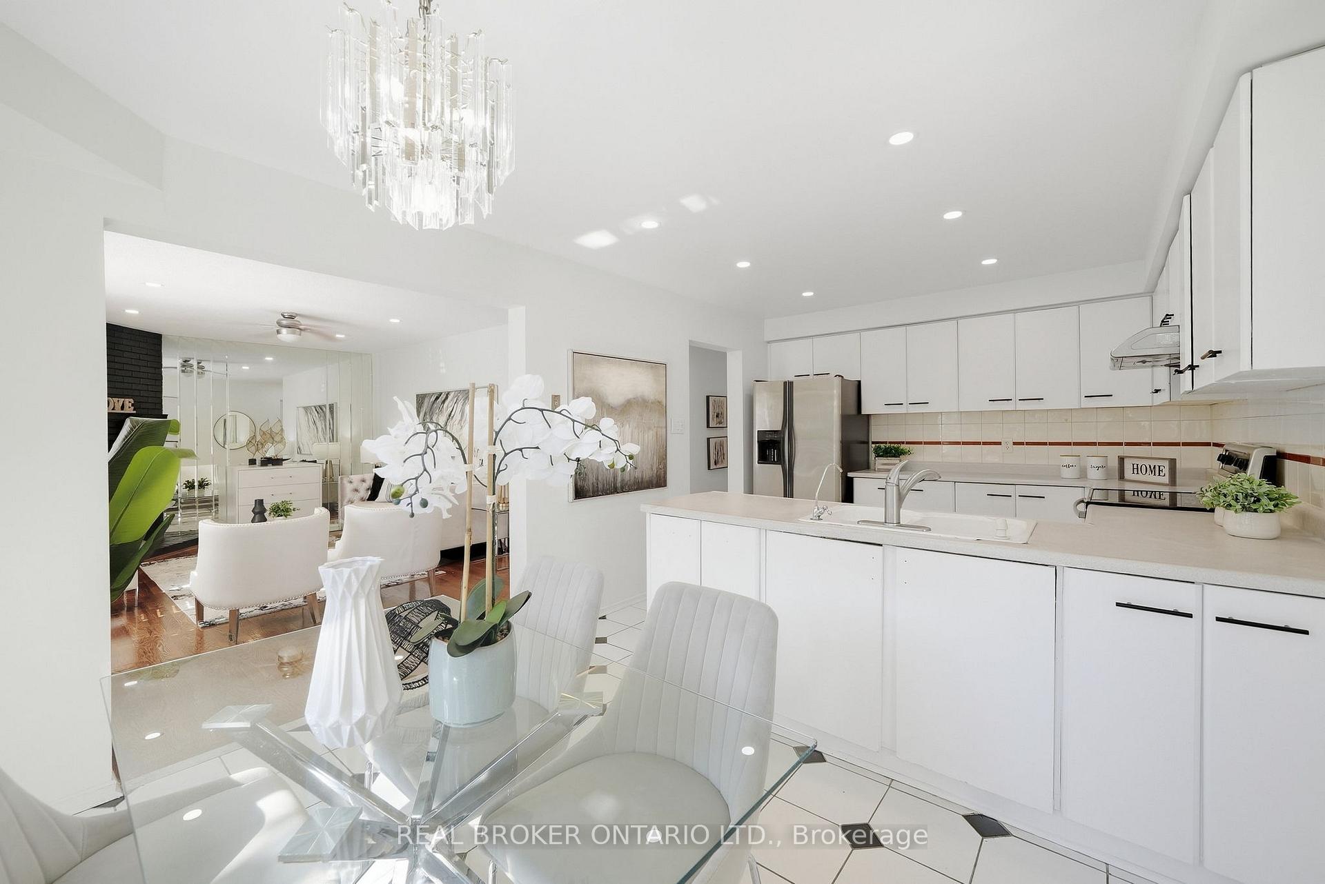 Photo 10 of 61 Bluenose Crescent, Scarborough, Highland Creek — HOMEH