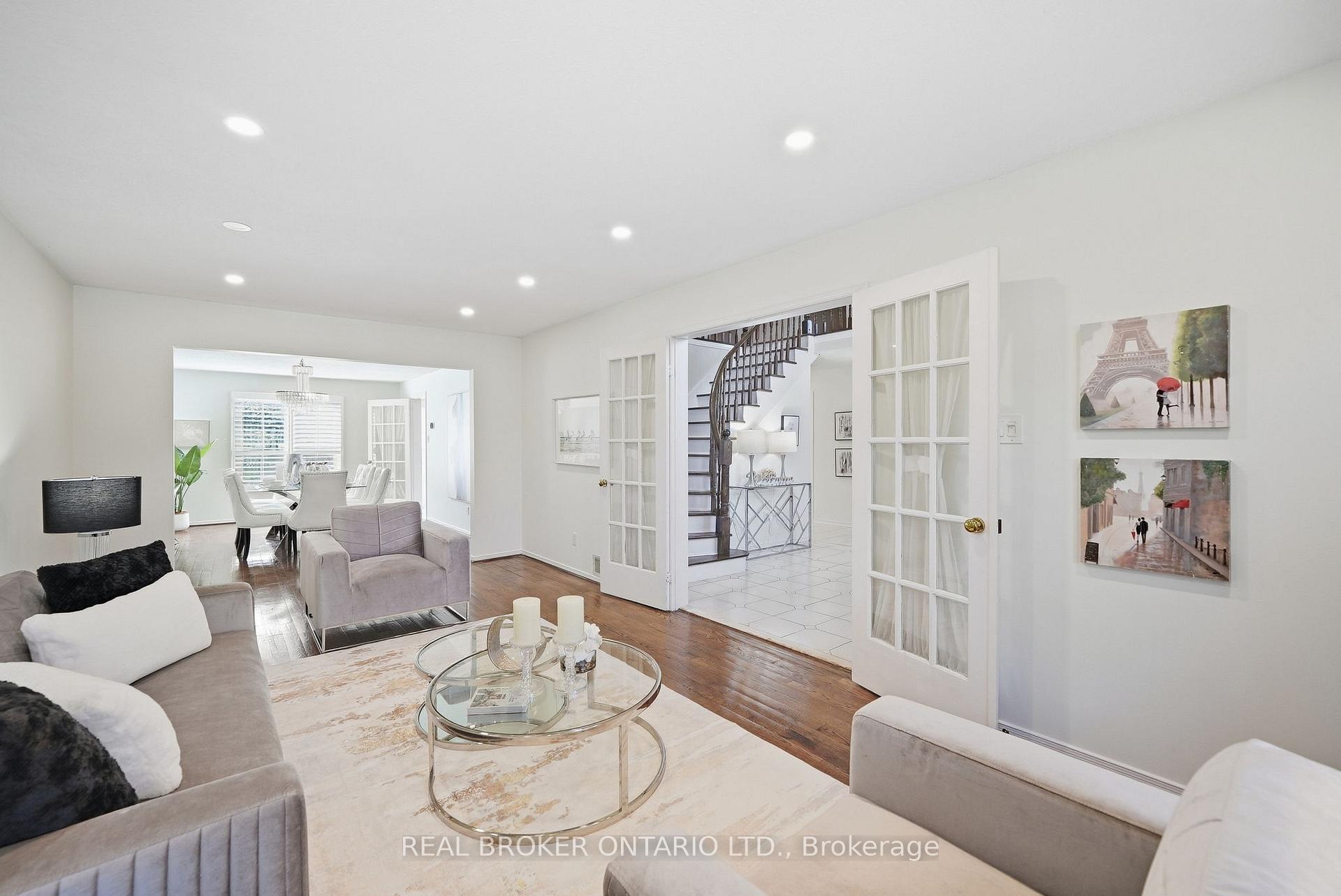 Photo 12 of 61 Bluenose Crescent, Scarborough, Highland Creek — HOMEH
