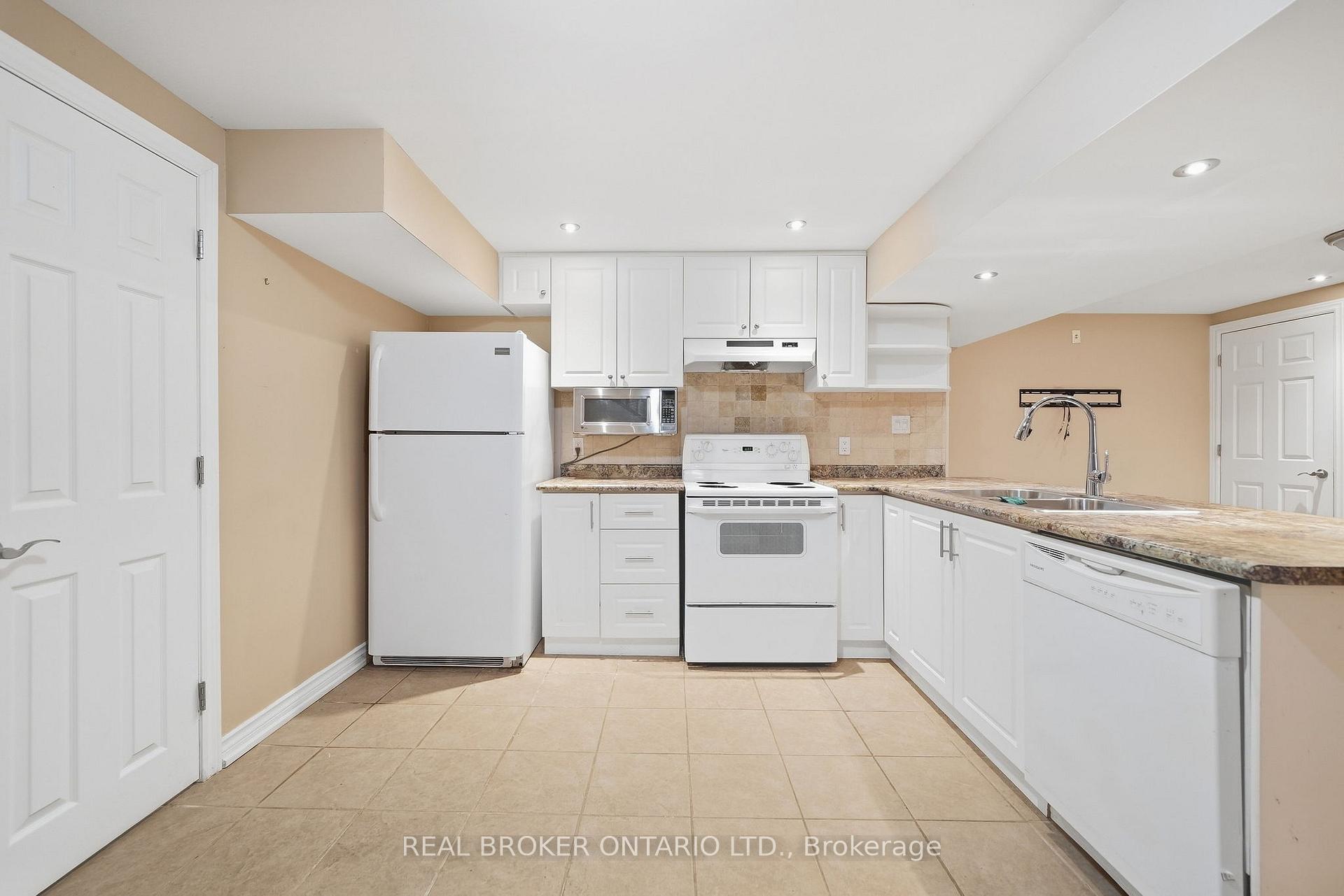 Photo 27 of 61 Bluenose Crescent, Scarborough, Highland Creek — HOMEH