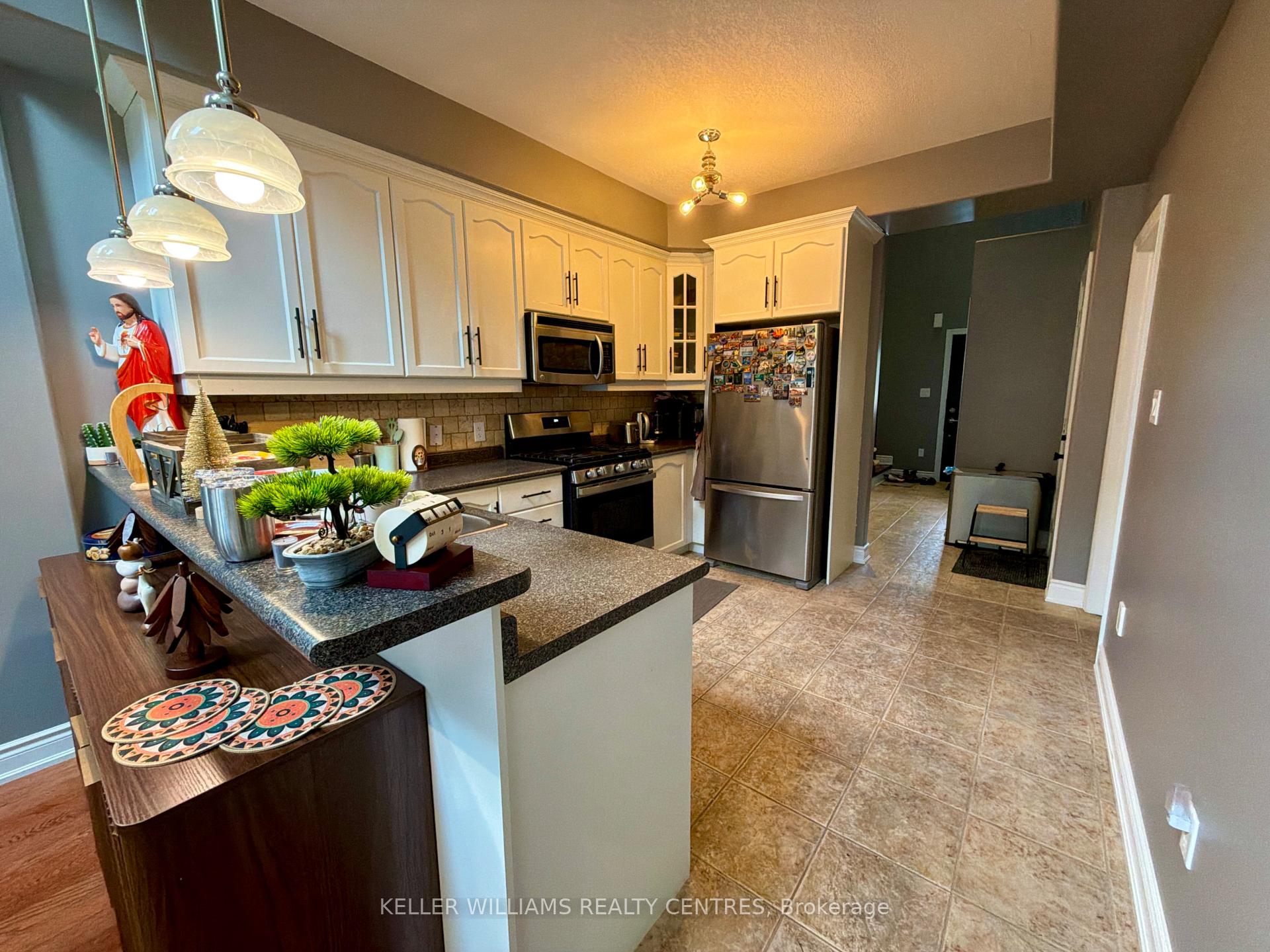Photo 8 of 125 Huronia Road, Barrie, Painswick North — HOMEH