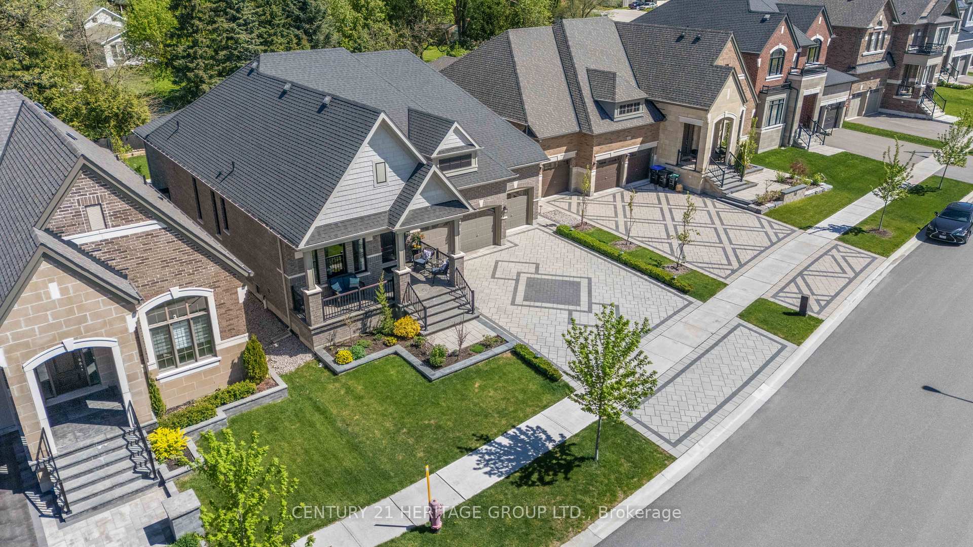Photo 3 of 18 Mumberson Street, Innisfil, Cookstown — HOMEH