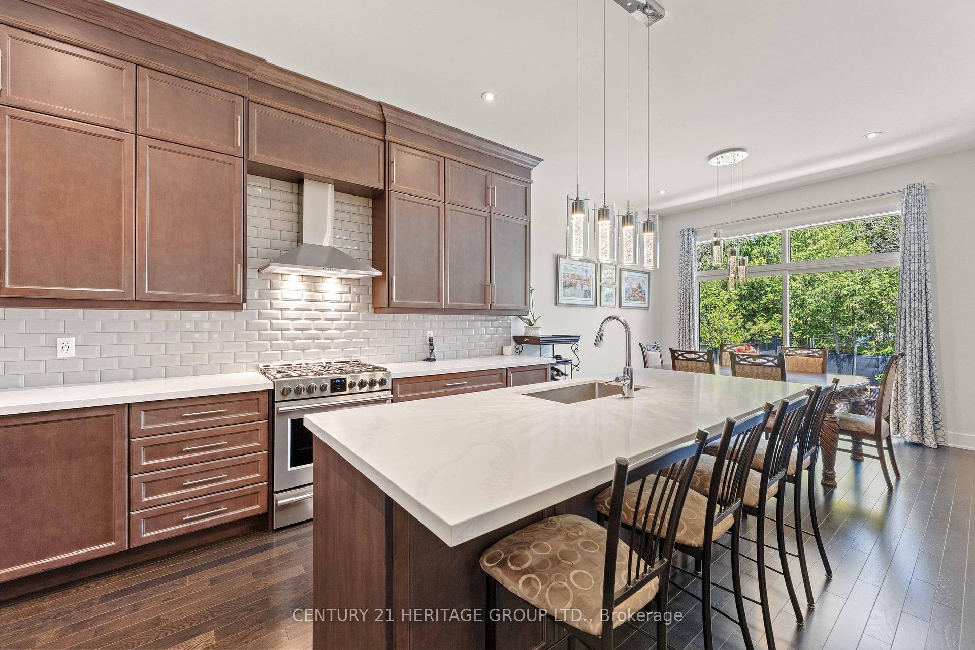 Photo 13 of 18 Mumberson Street, Innisfil, Cookstown — HOMEH