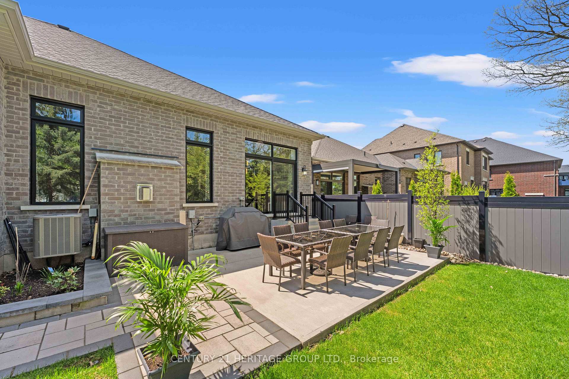 Photo 38 of 18 Mumberson Street, Innisfil, Cookstown — HOMEH