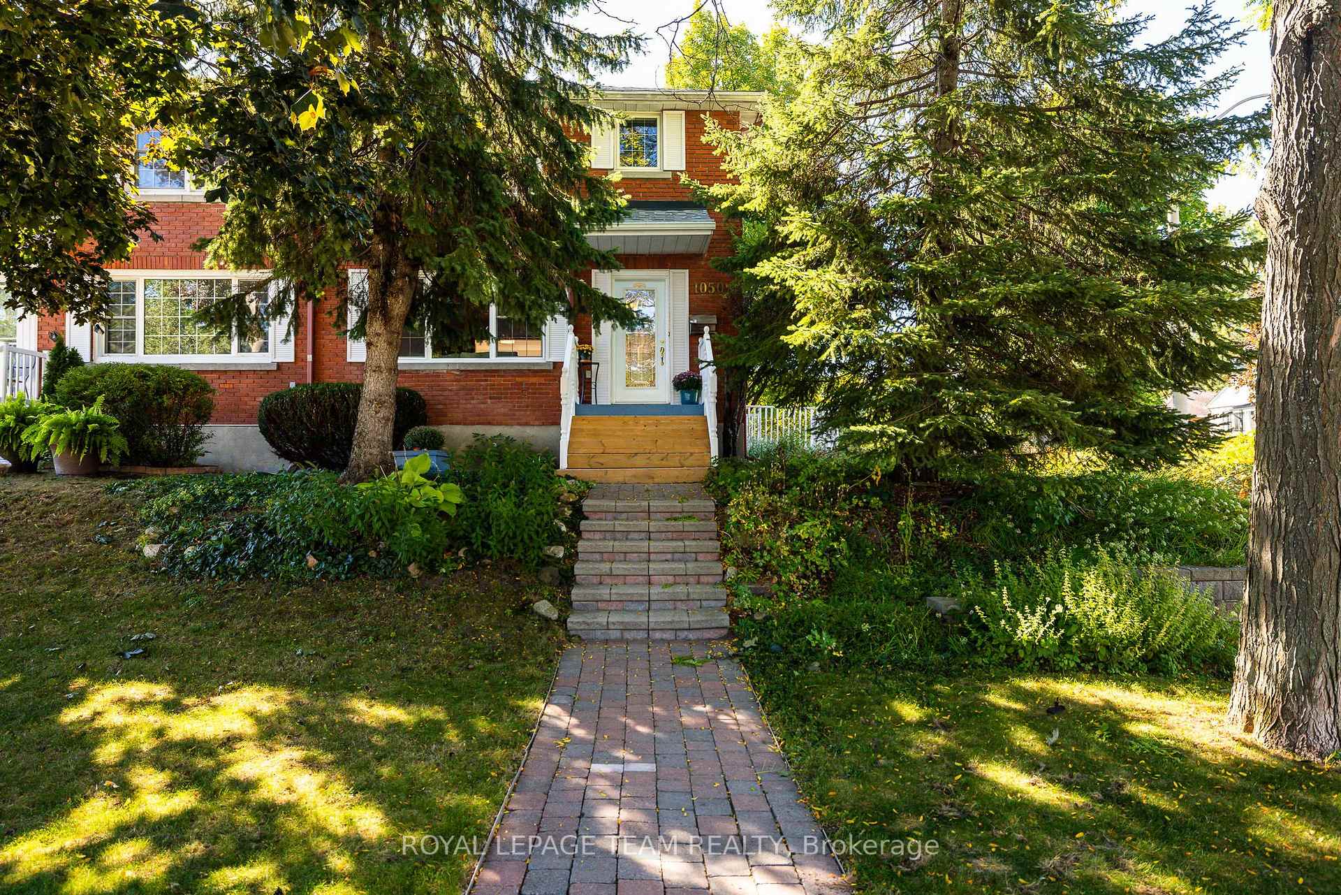 Photo 1 of 1050 Apolydore Avenue, Ottawa, Billings Bridge — HOMEH