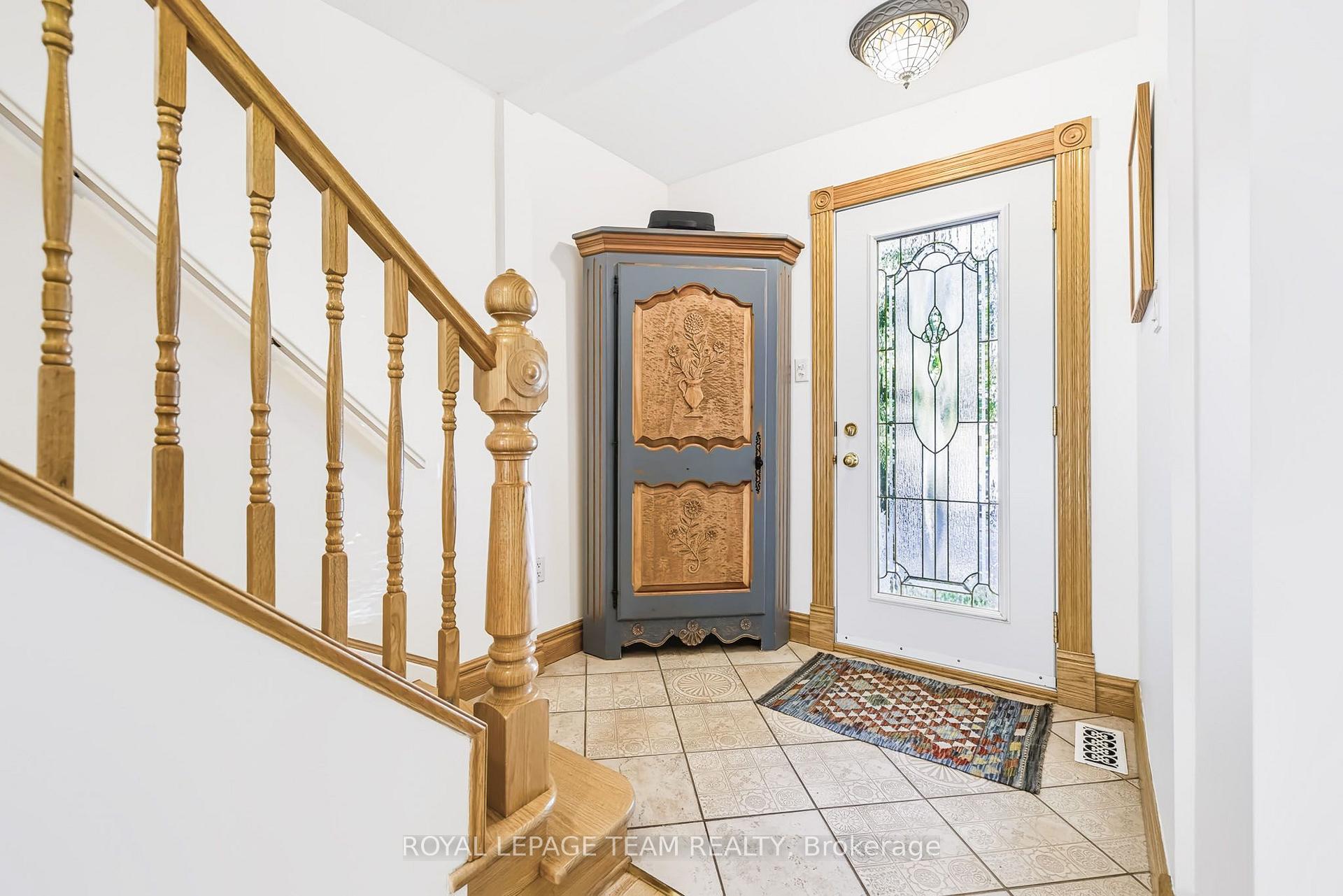 Photo 5 of 1050 Apolydore Avenue, Ottawa, Billings Bridge — HOMEH