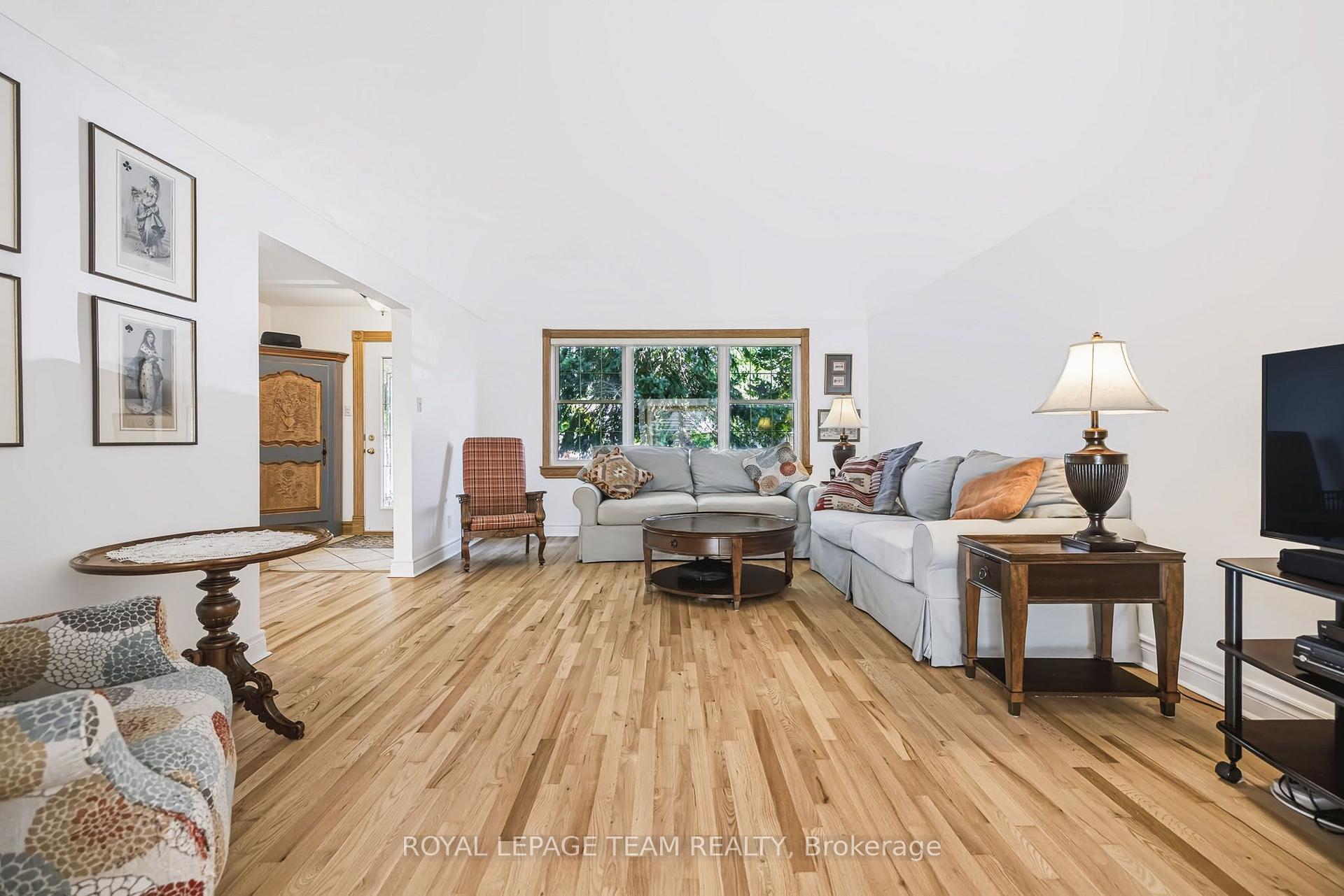 Photo 8 of 1050 Apolydore Avenue, Ottawa, Billings Bridge — HOMEH