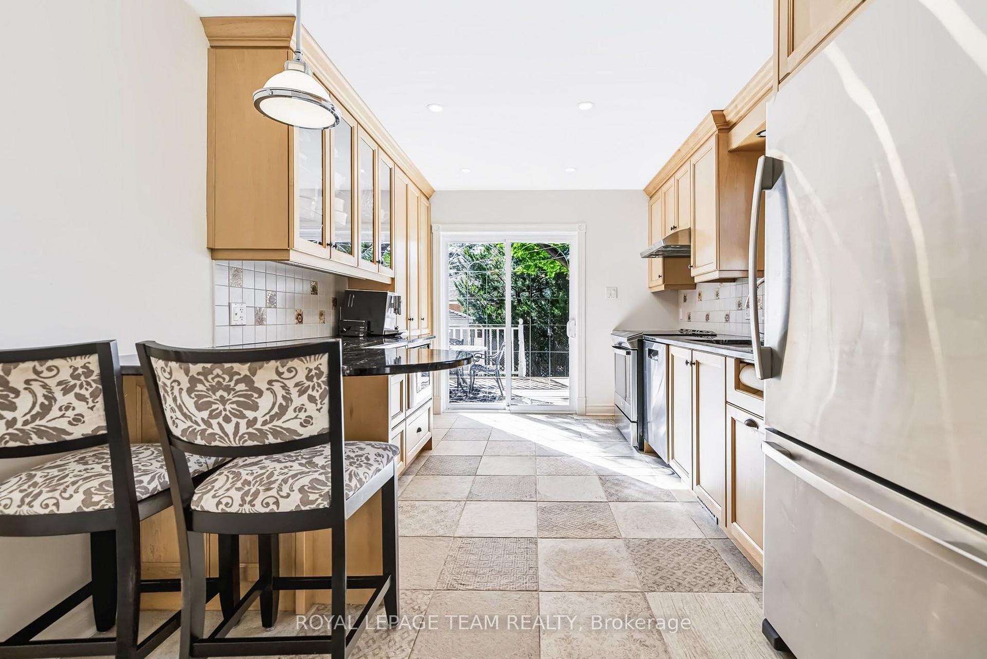 Photo 12 of 1050 Apolydore Avenue, Ottawa, Billings Bridge — HOMEH