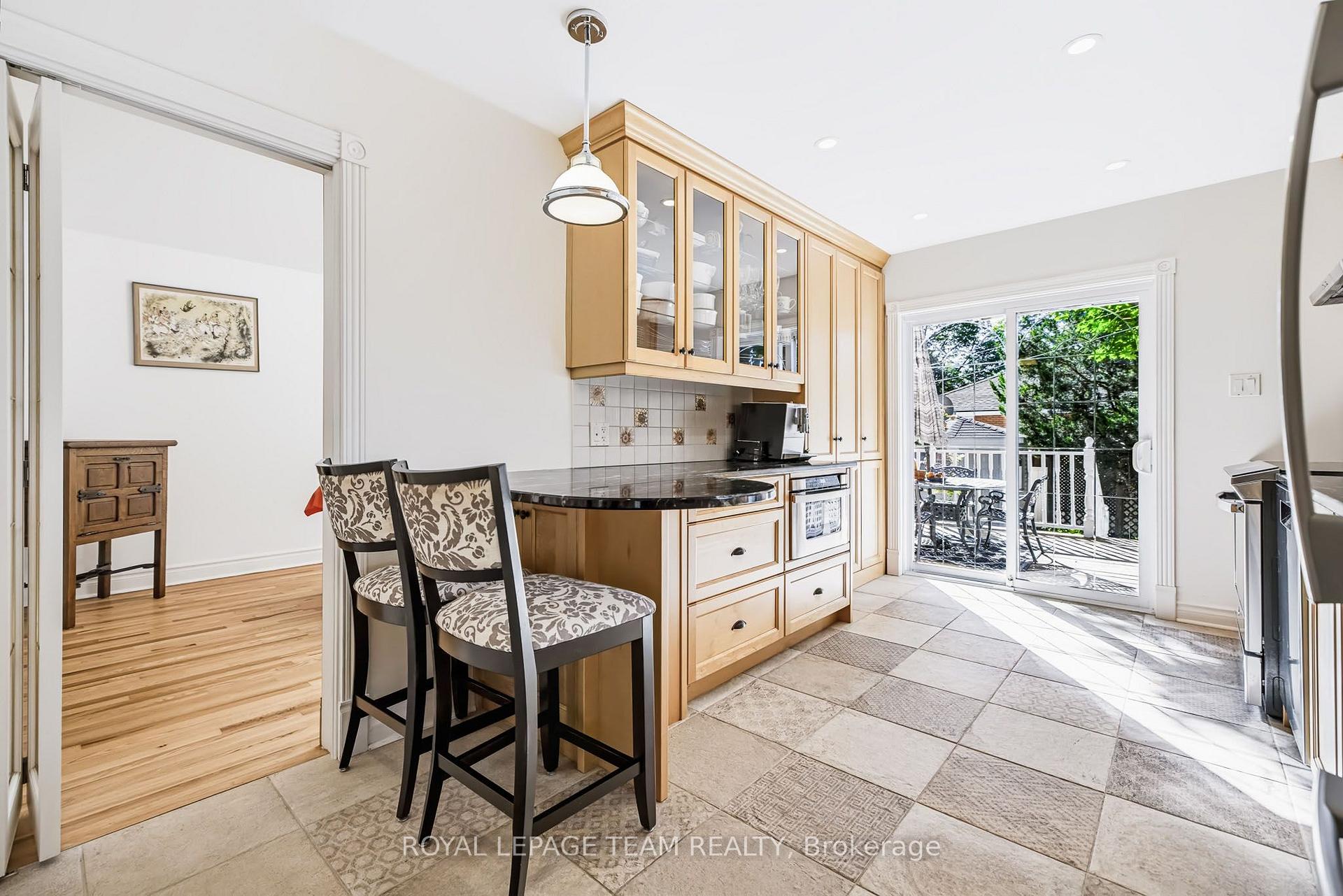 Photo 13 of 1050 Apolydore Avenue, Ottawa, Billings Bridge — HOMEH
