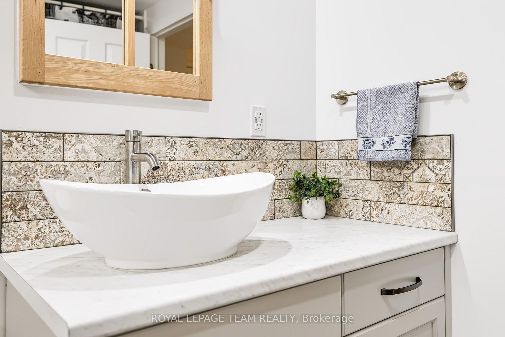 Photo 41 of 1050 Apolydore Avenue, Ottawa, Billings Bridge — HOMEH