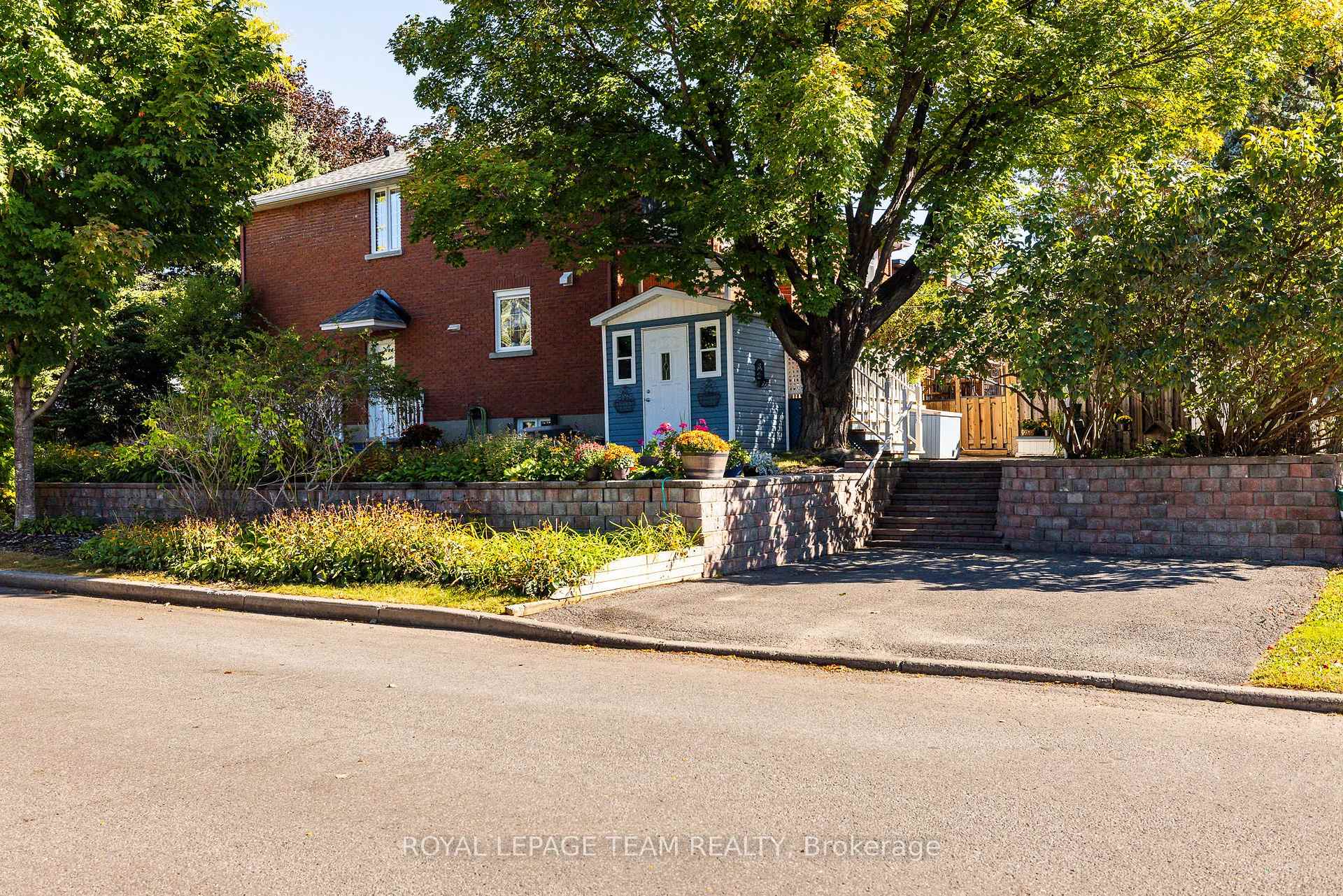 Photo 44 of 1050 Apolydore Avenue, Ottawa, Billings Bridge — HOMEH