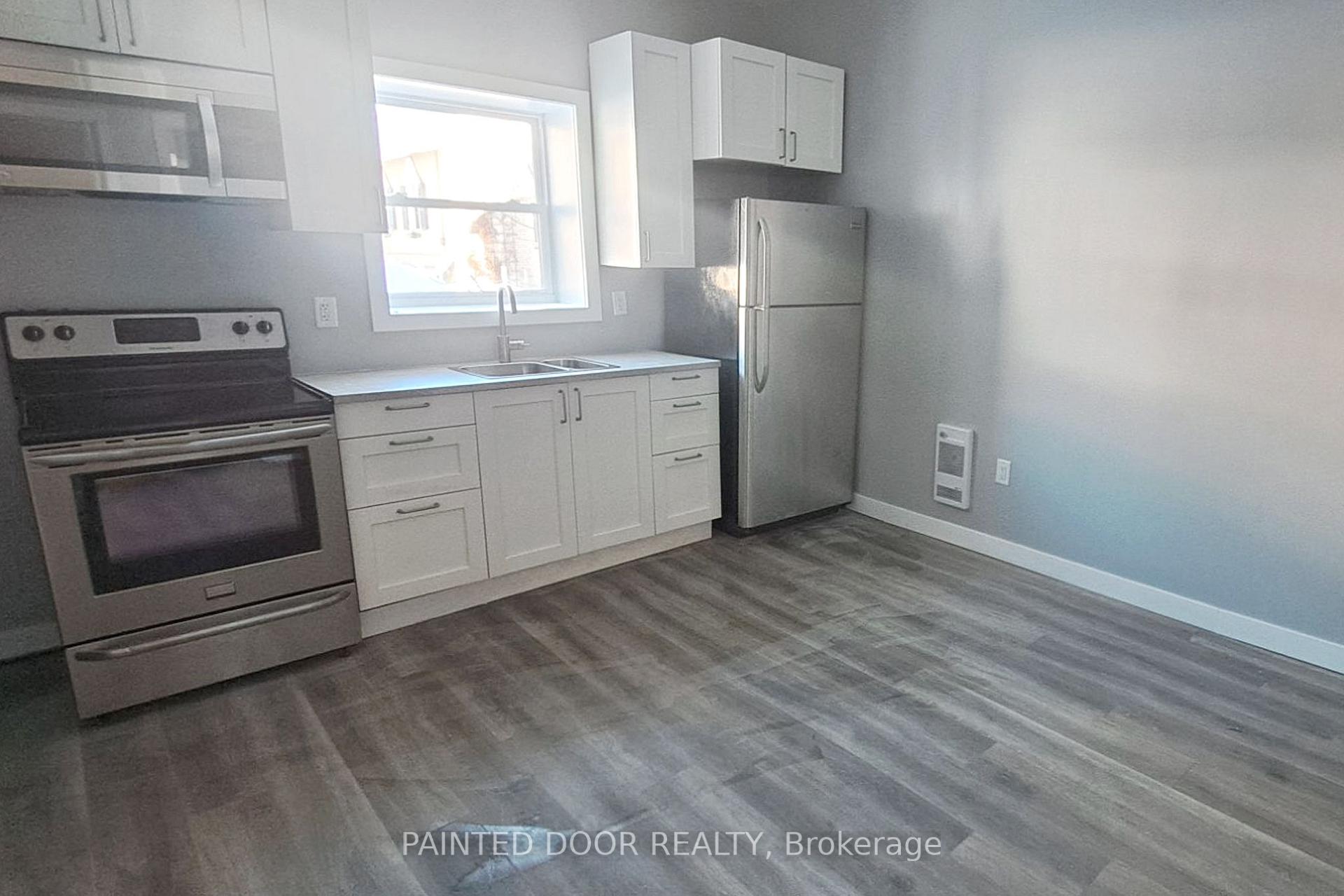 Photo 3 of 109 Albert Street S, Orillia — HOMEH