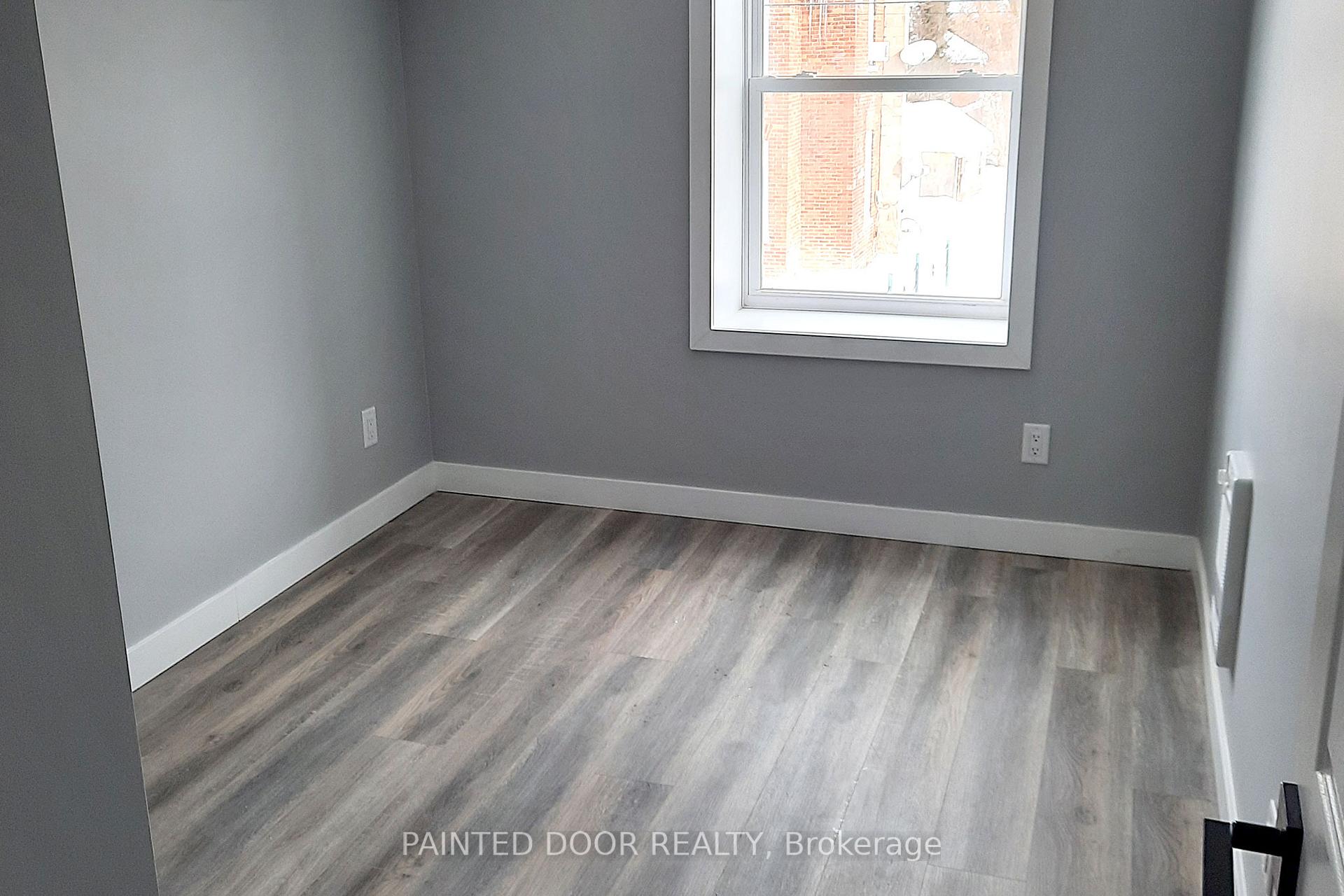Photo 11 of 109 Albert Street S, Orillia — HOMEH