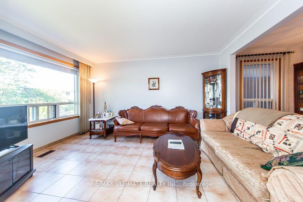 Photo 10 of 45 McRoberts Avenue, Toronto, Corso Italia-Davenport — HOMEH